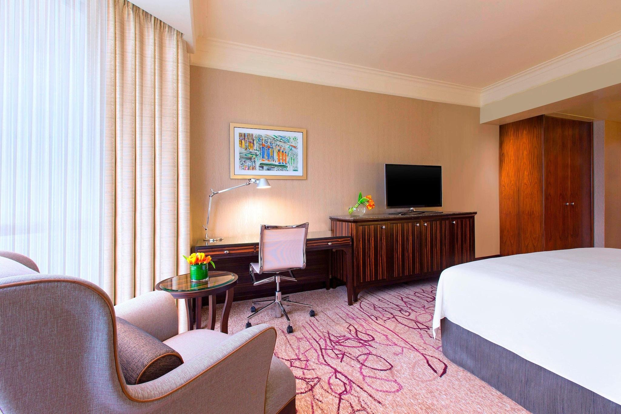 Double Executive King Bed