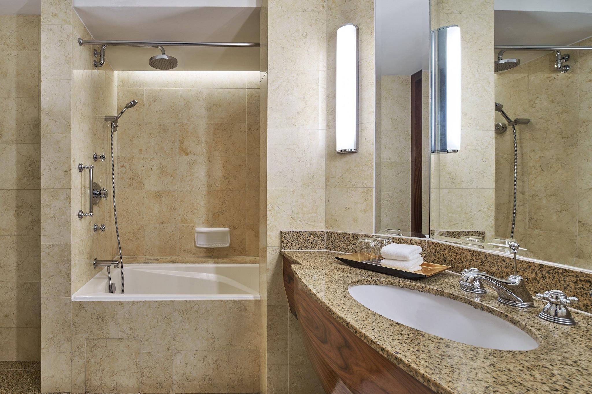 Double Deluxe King Bed