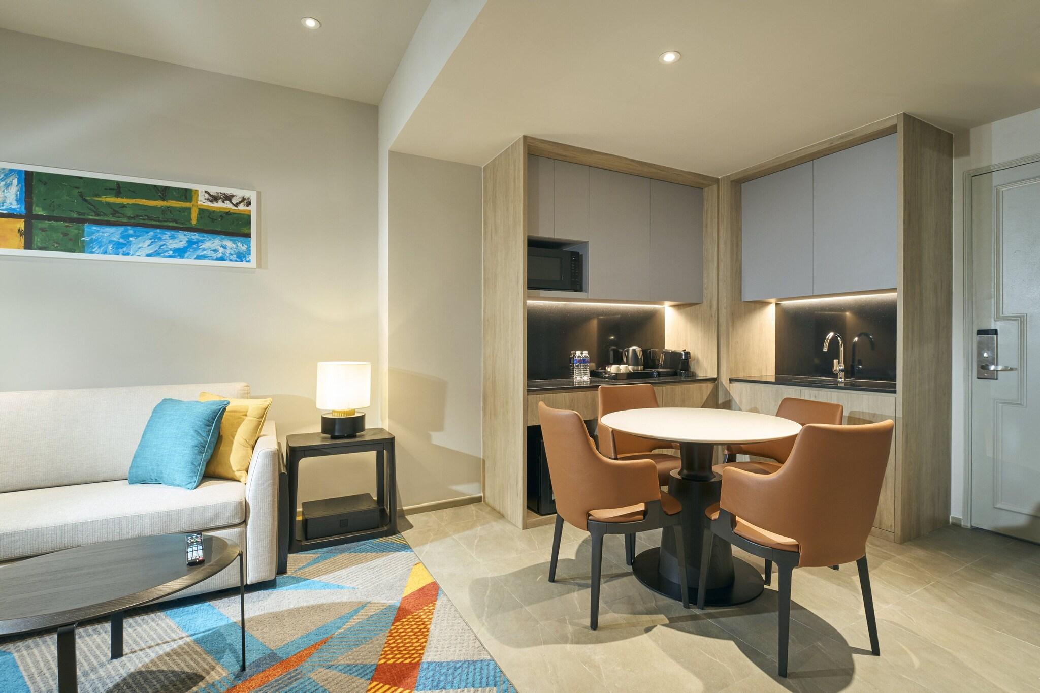 Suite with Kitchenette