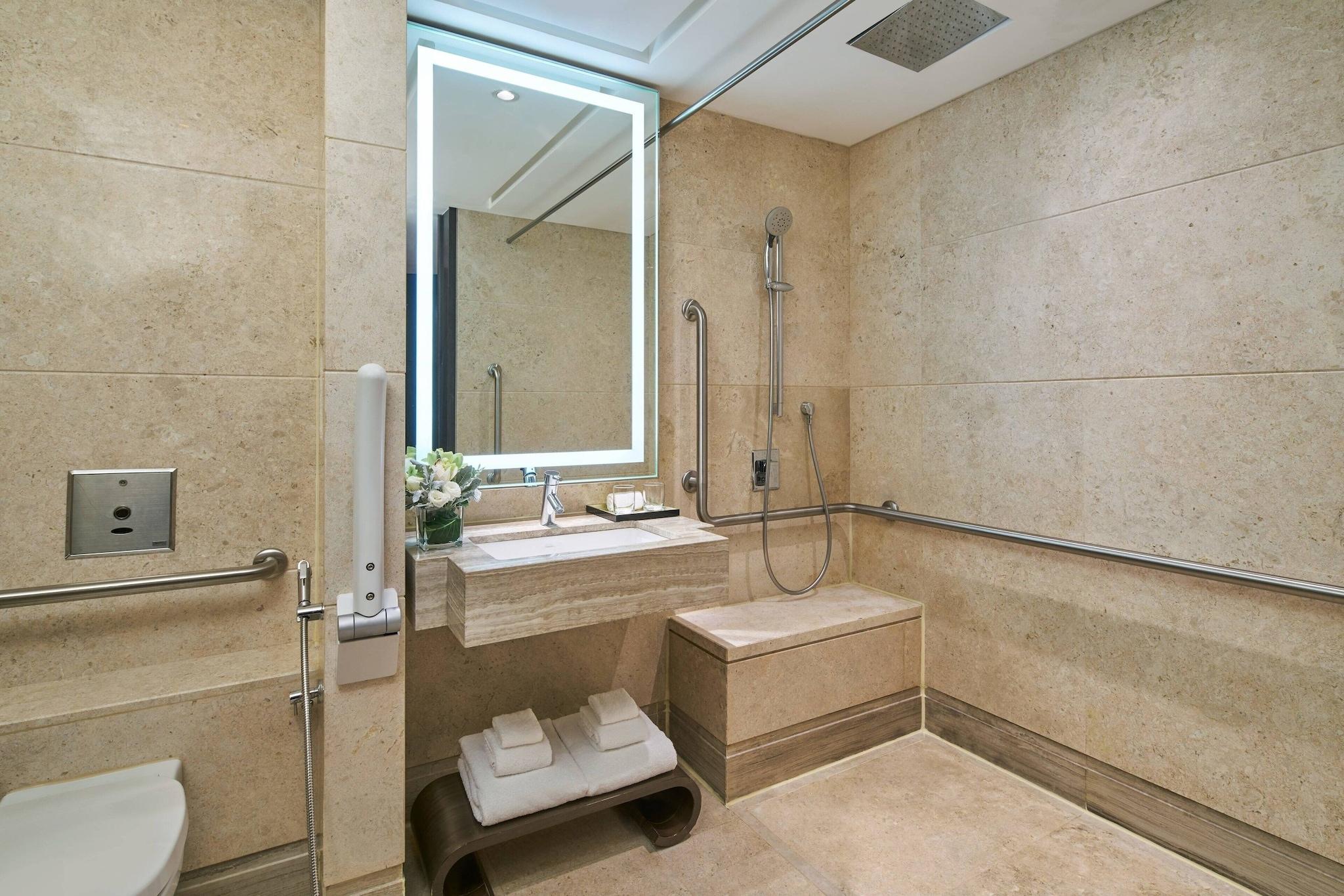 Double Deluxe King Bed