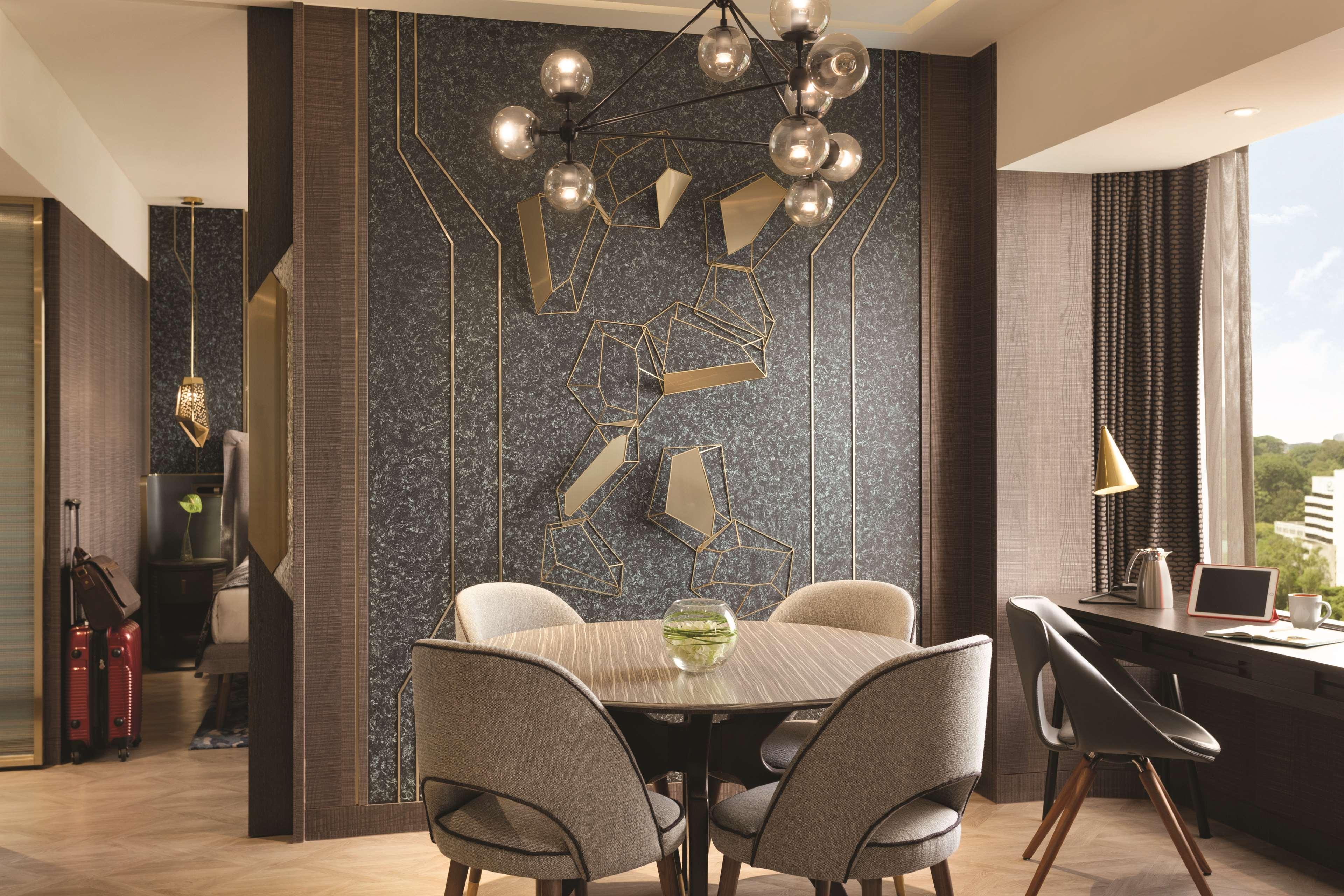 Suite Deluxe King Bed