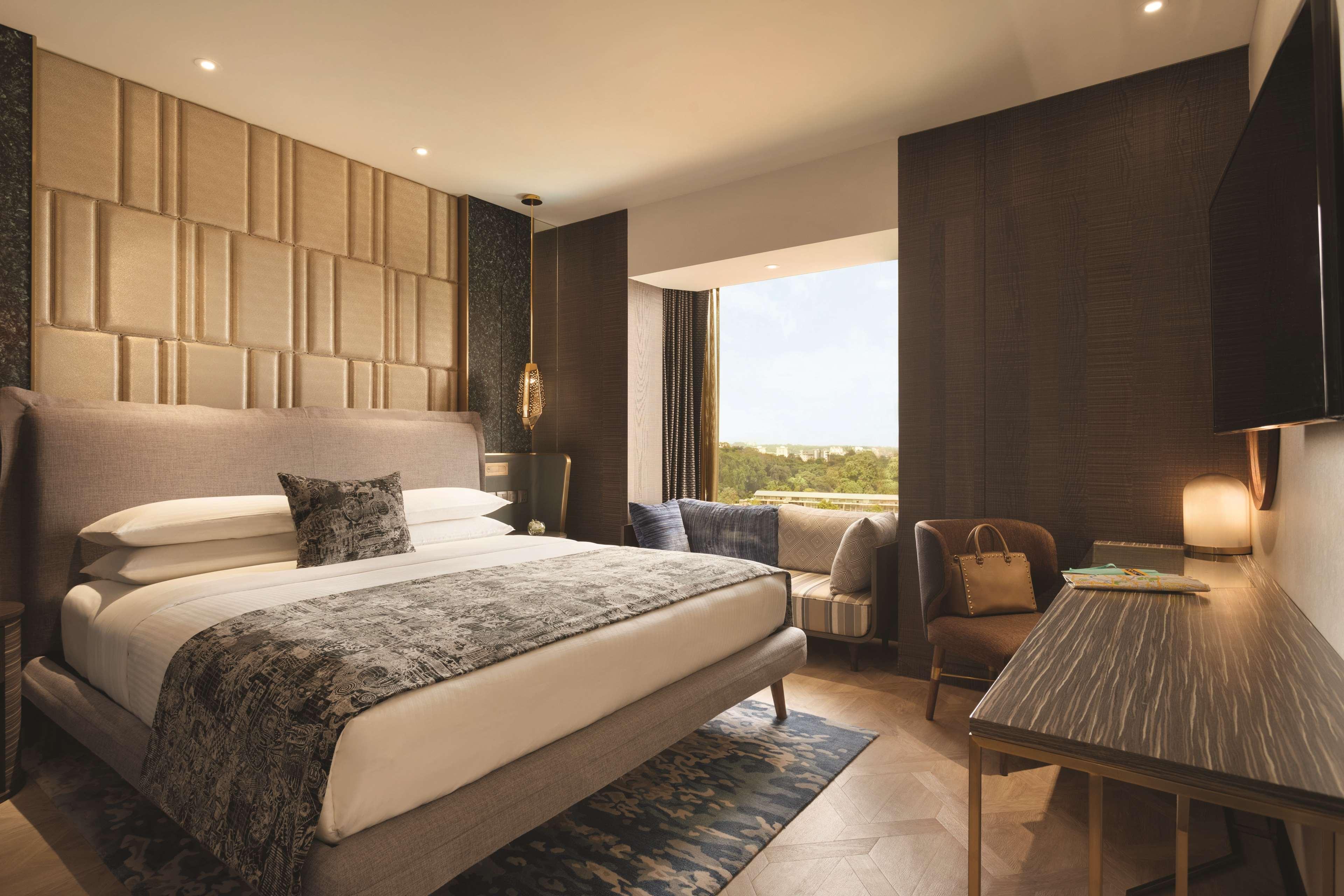 Suite Deluxe King Bed