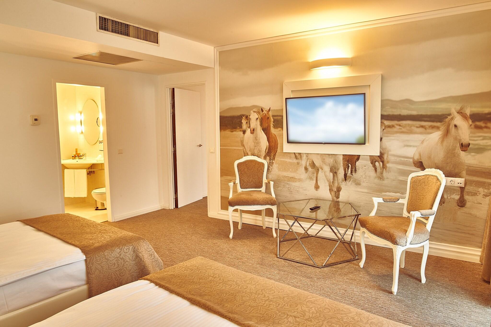 Suite Deluxe Queen Bed