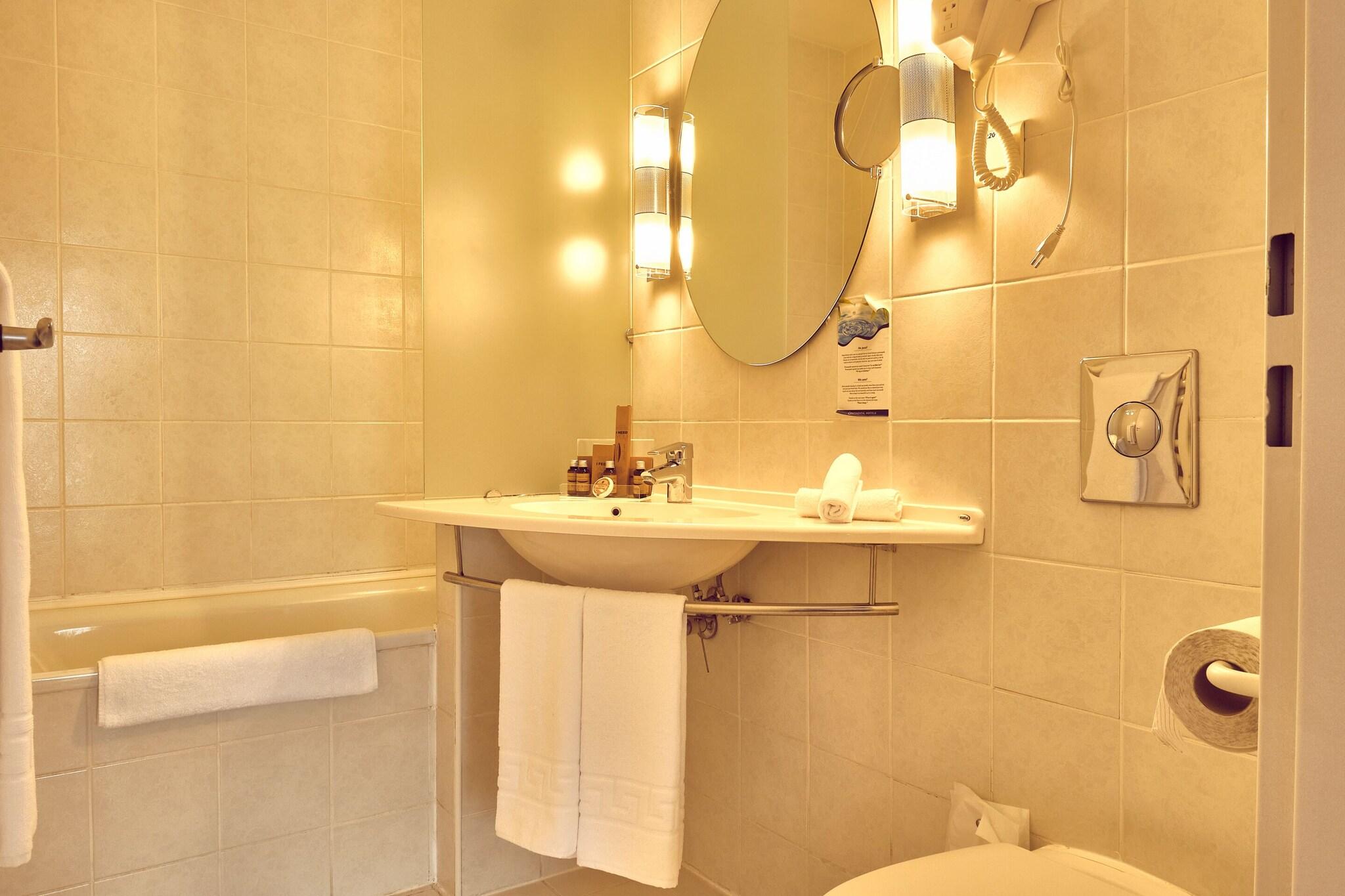 Suite Queen Size Bed