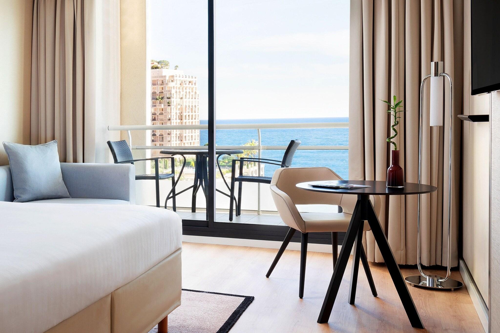 Double Sea View King Bed