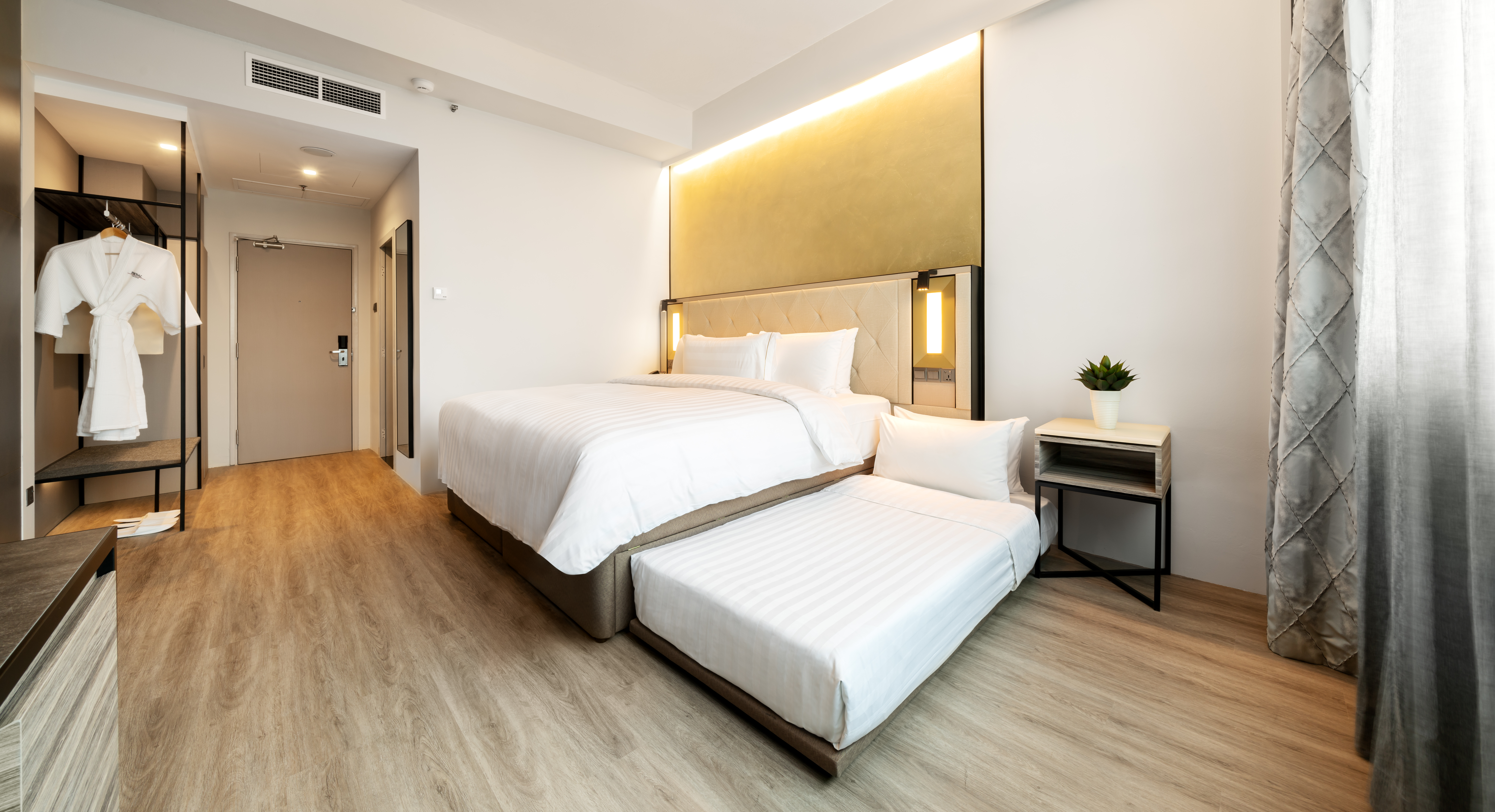 Double or Twin Deluxe