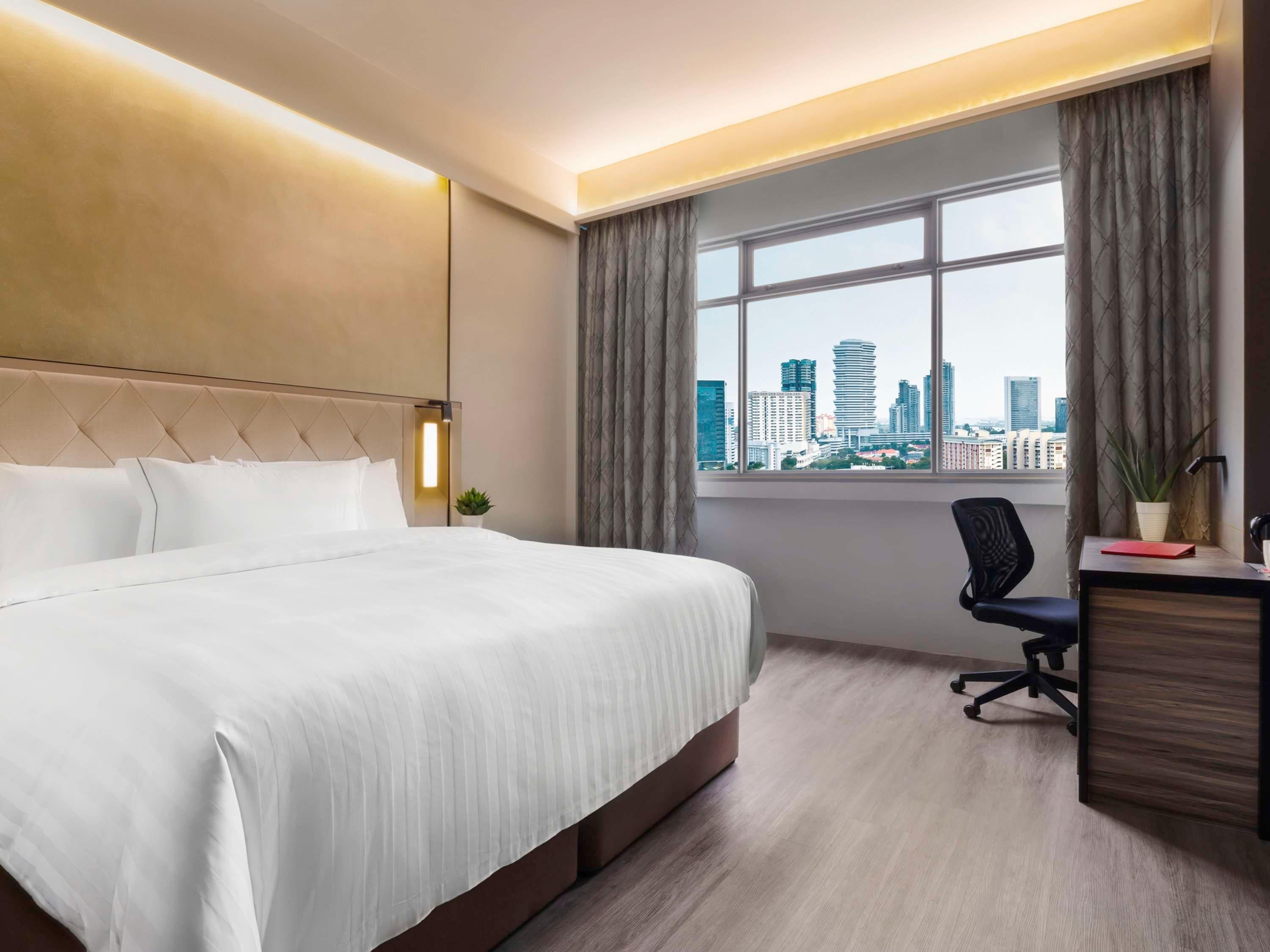 Double Deluxe King Bed