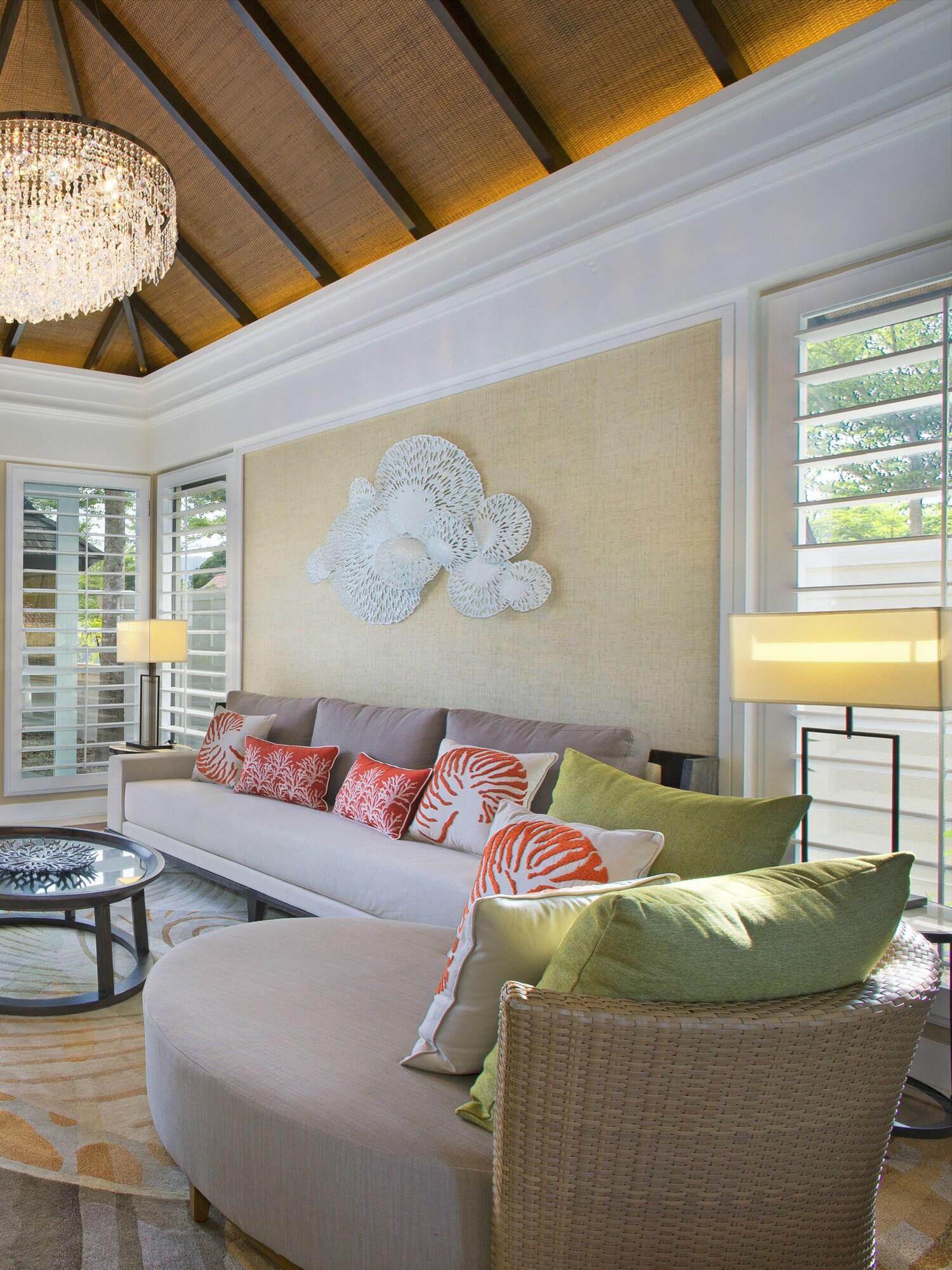 Villa Beach Front with Private Pool