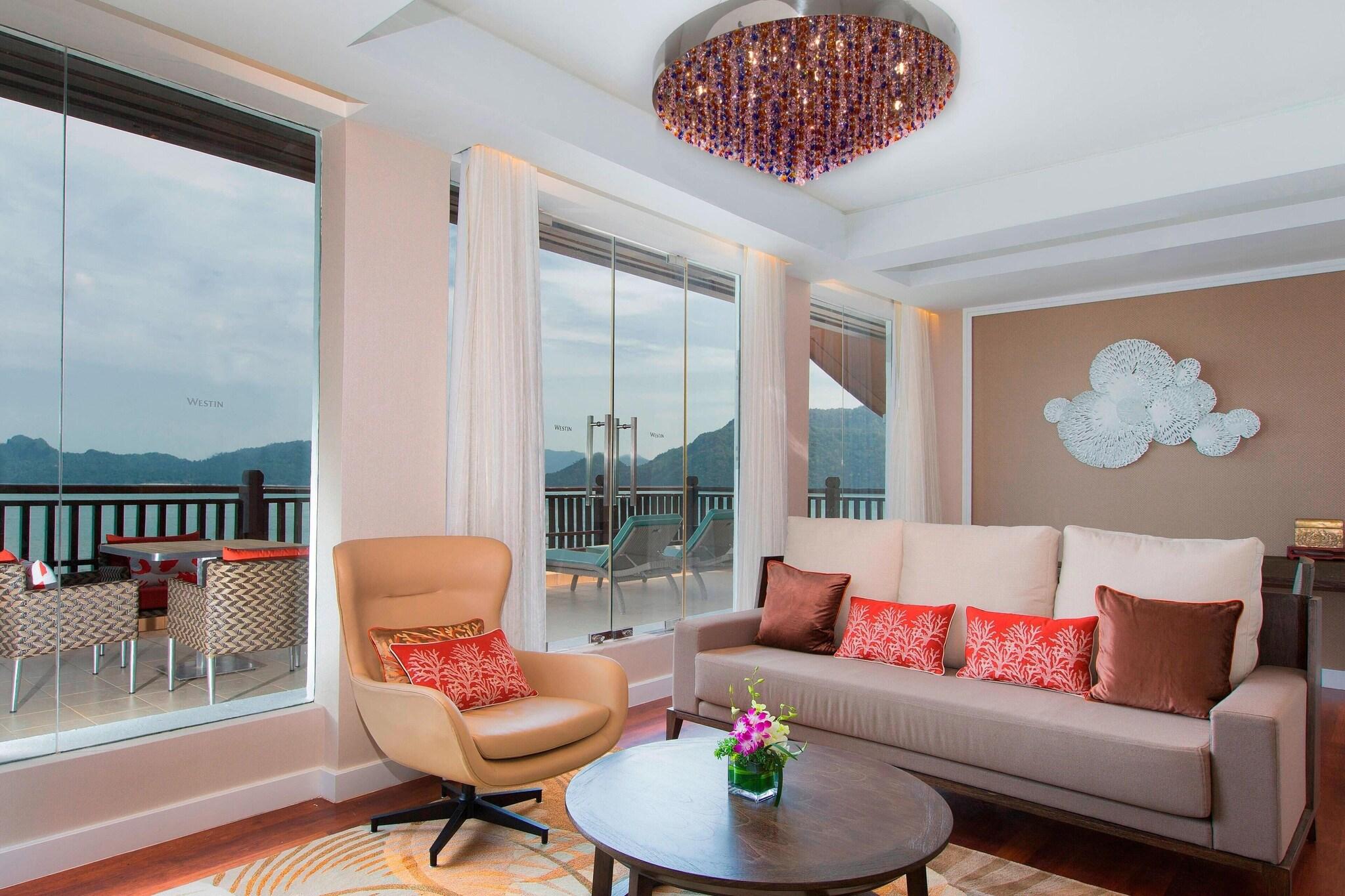 Suite Ocean View King Bed