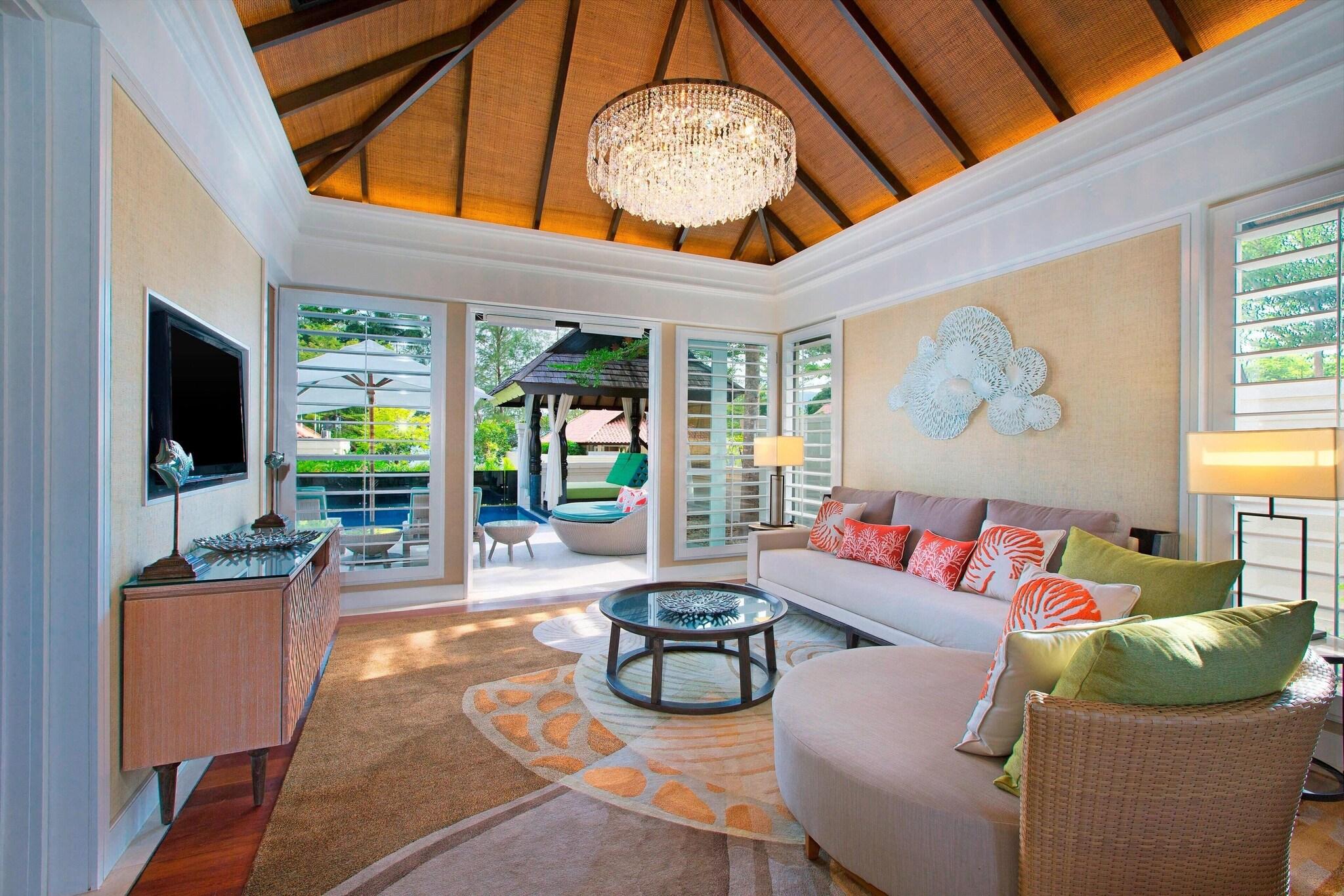 Villa Beach Front with Private Pool