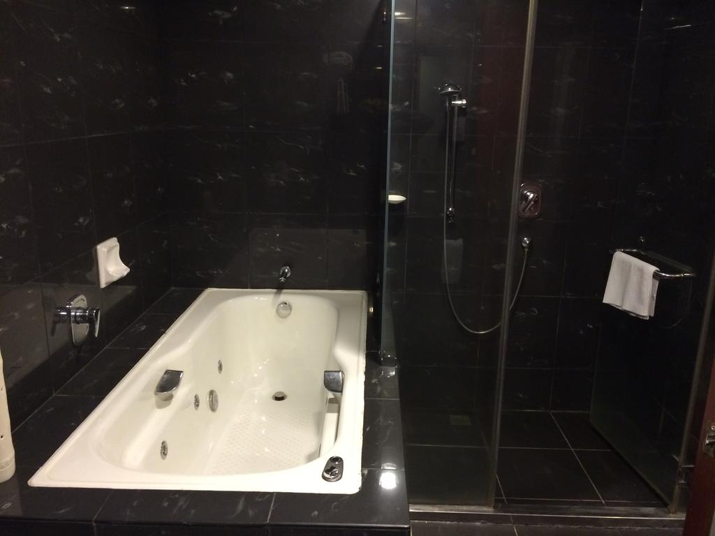 Double or Twin Deluxe