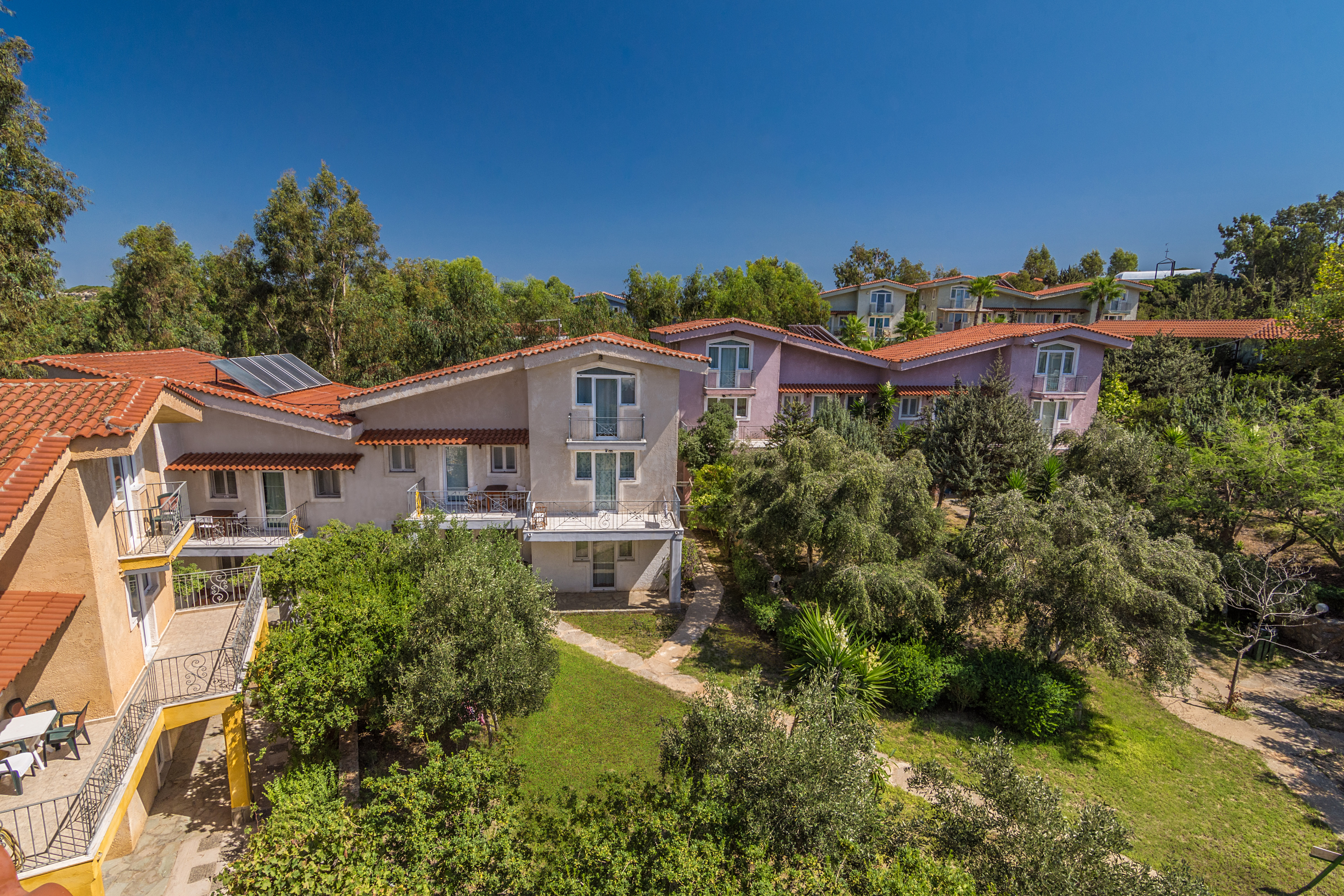Bungalow Garden View