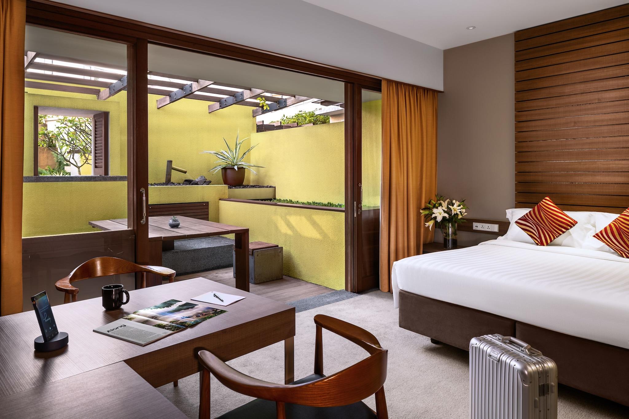 Double Club King Bed