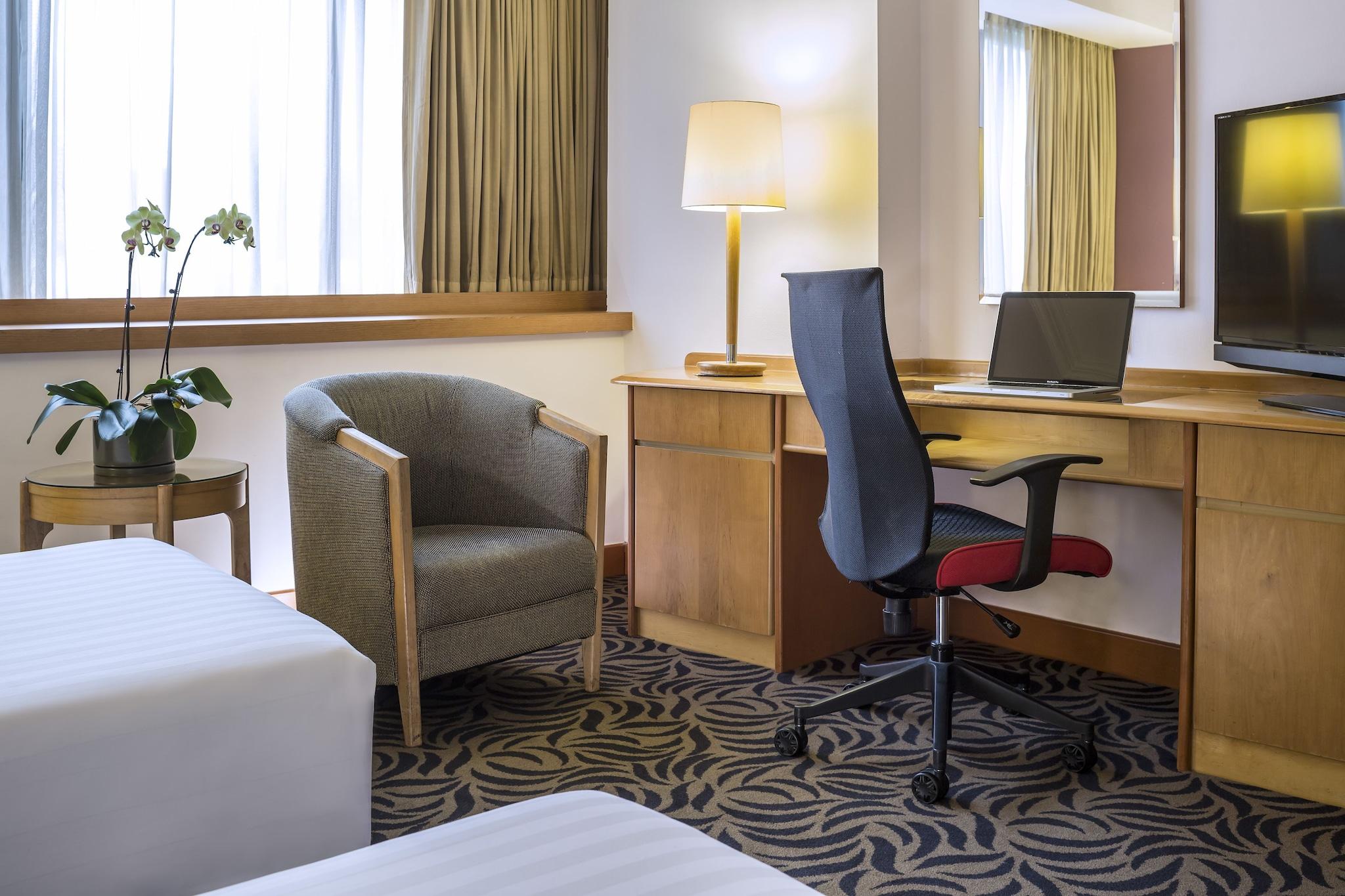 Room Connecting Room