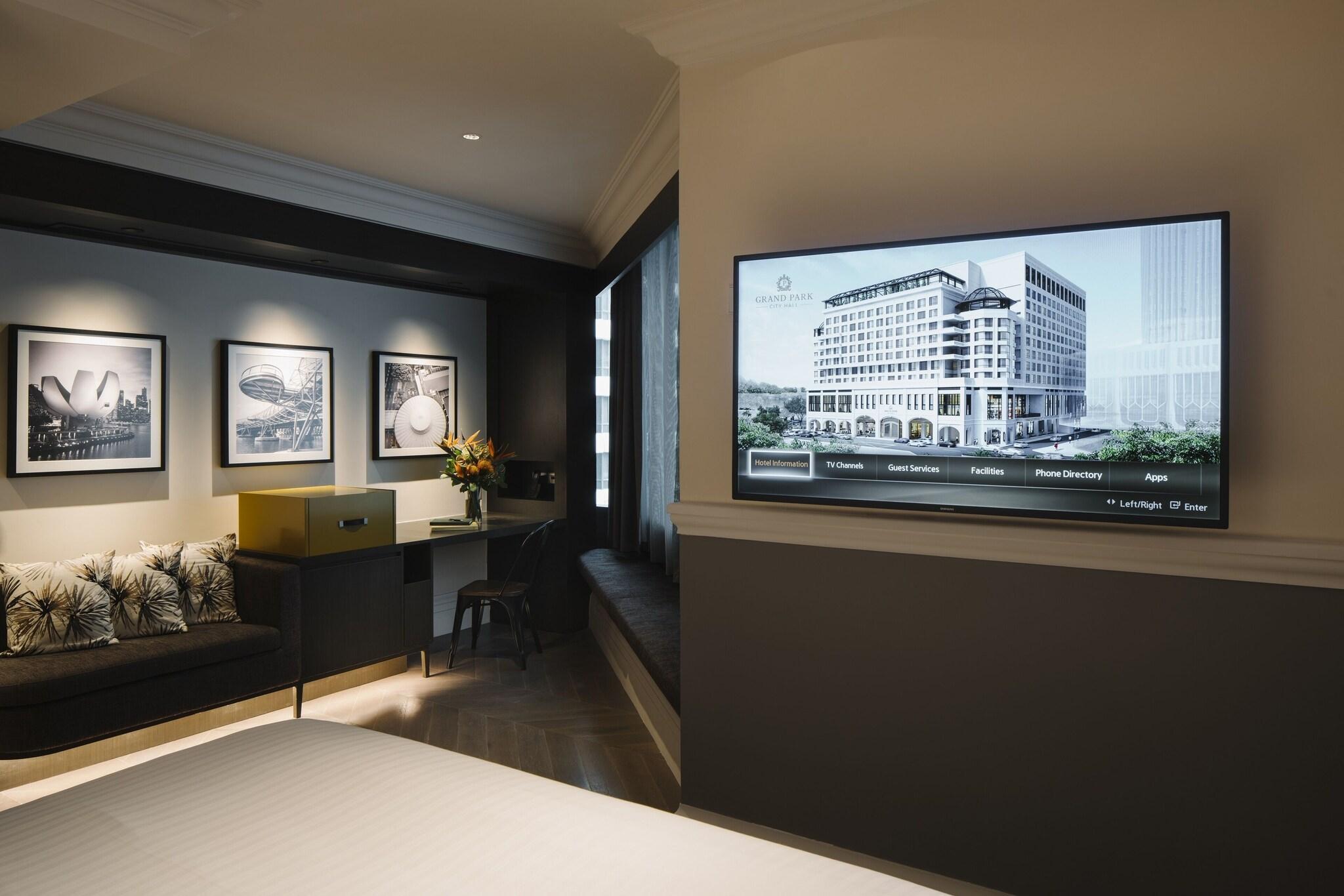 Studio King Size Bed