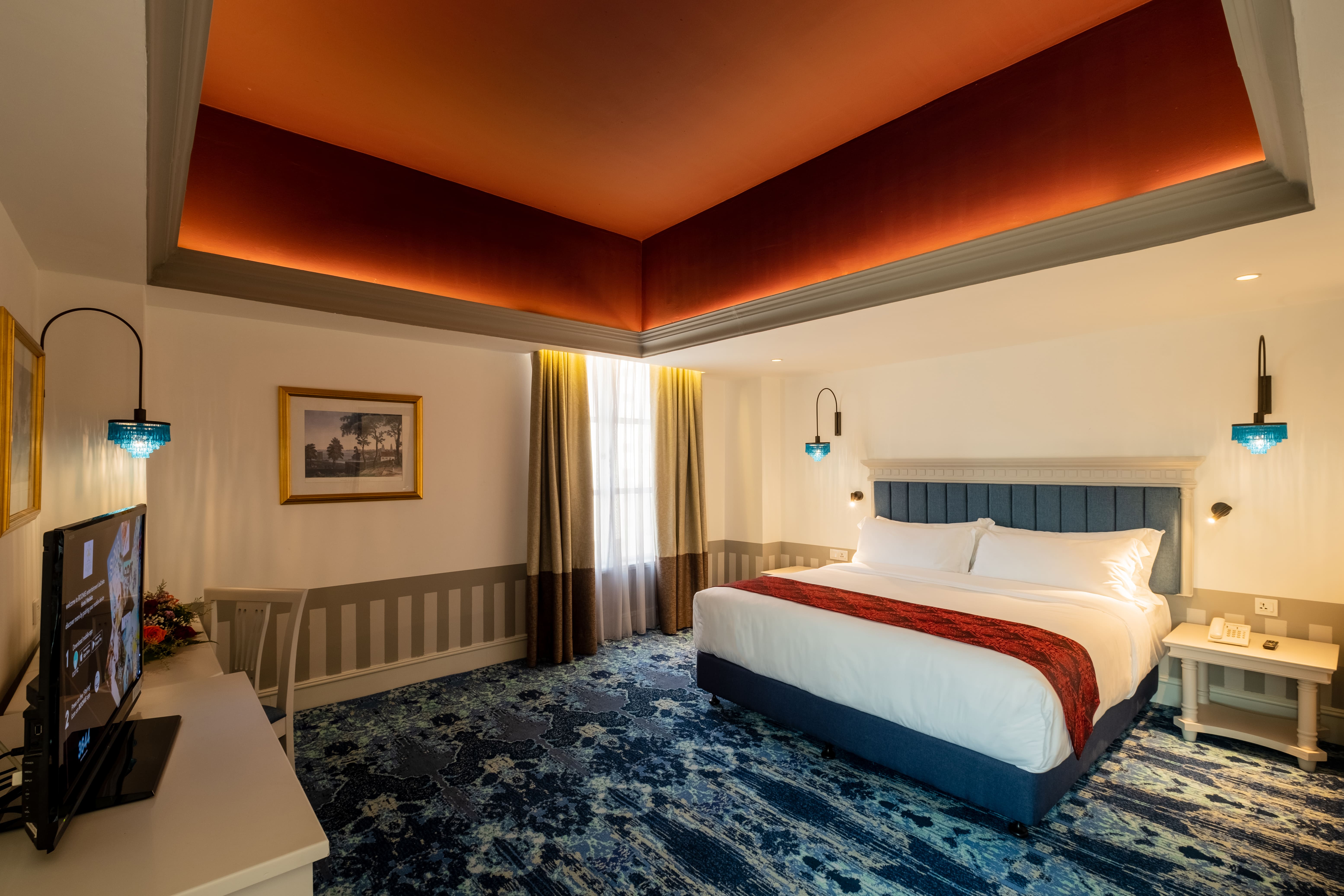 Studio Executive King Bed