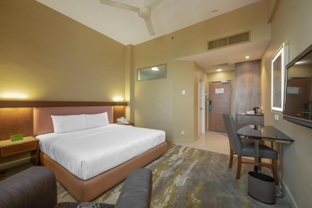 Double King Size Bed