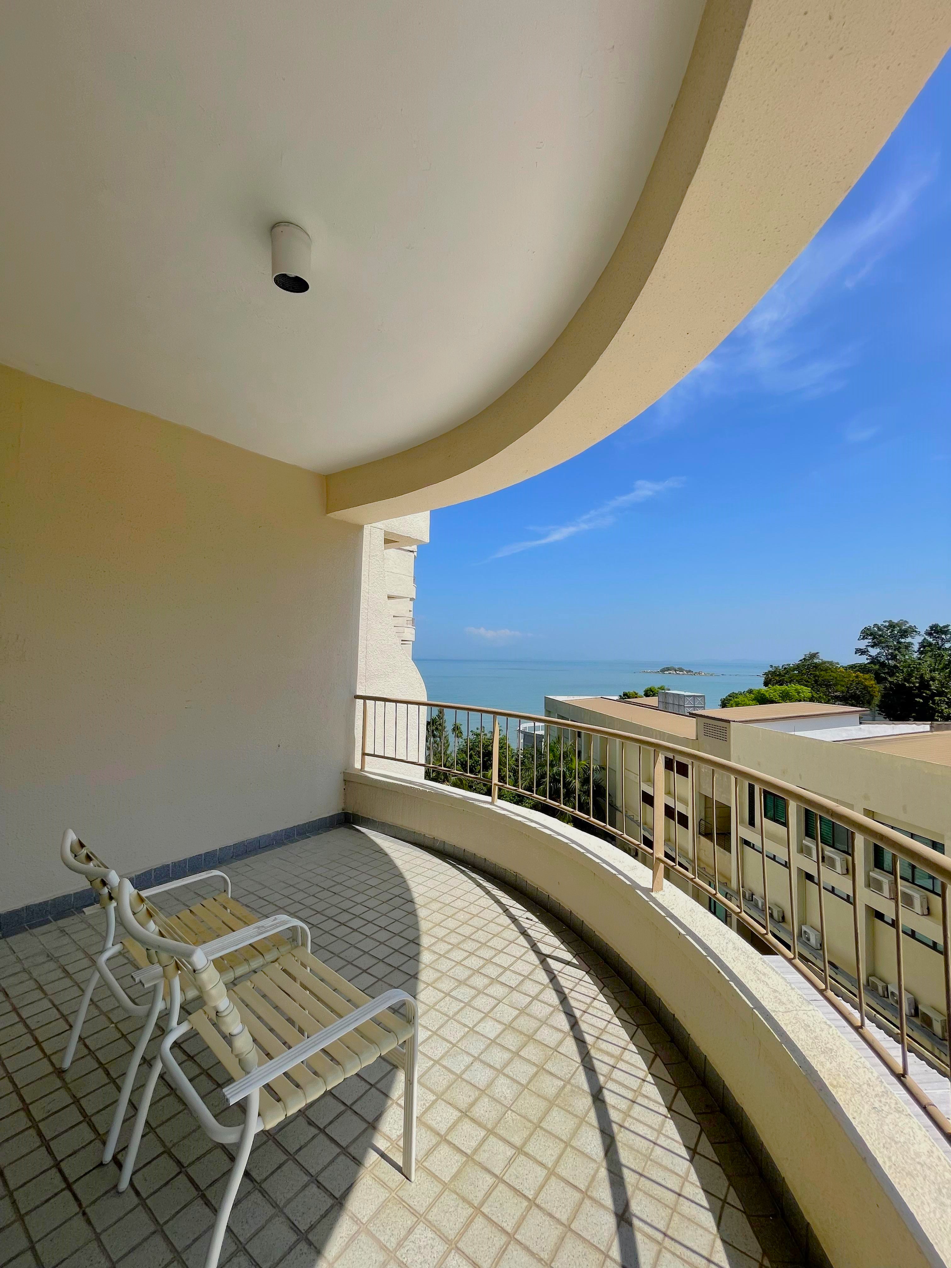 Studio Deluxe King Bed