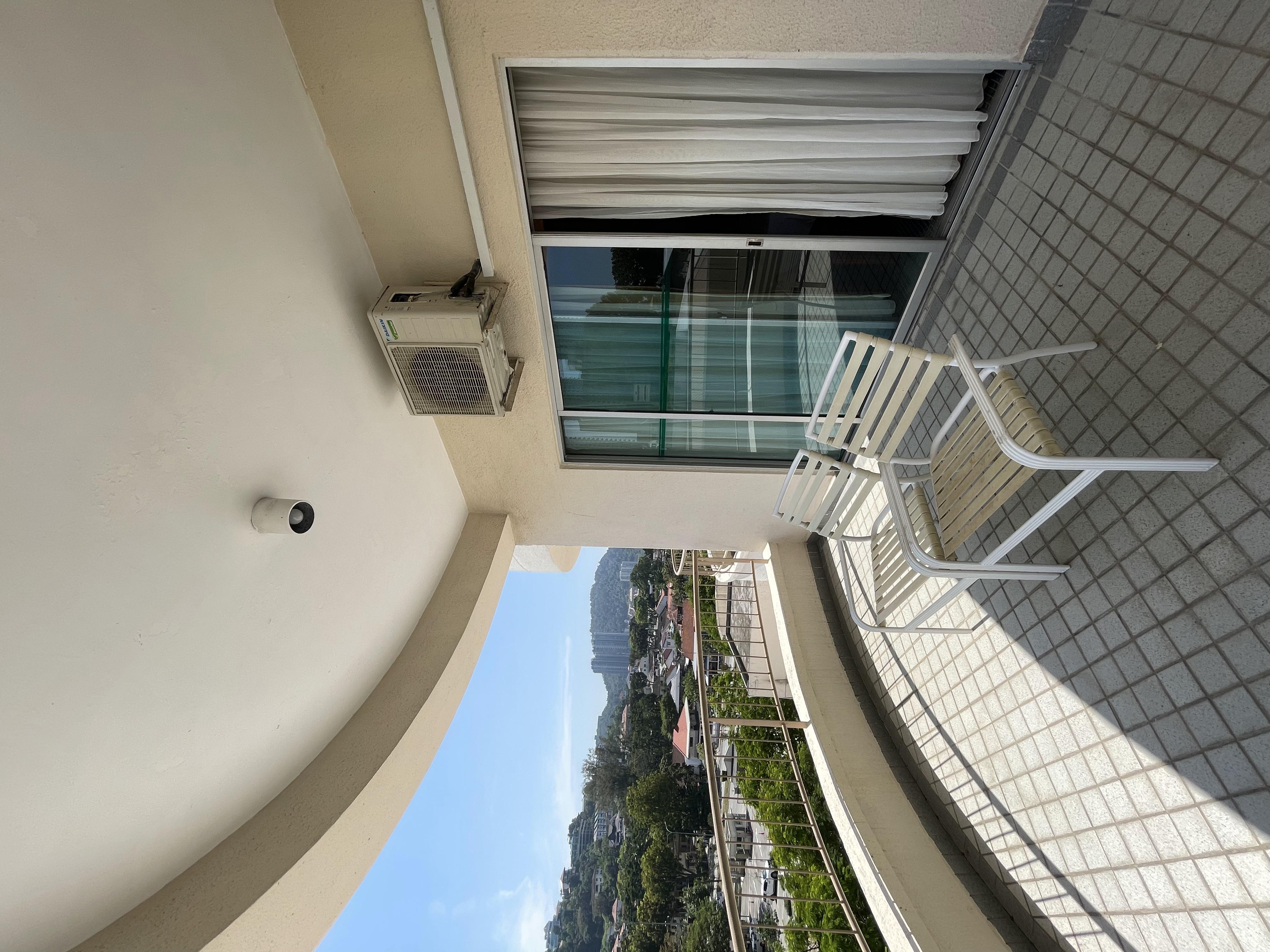 Studio Deluxe King Bed