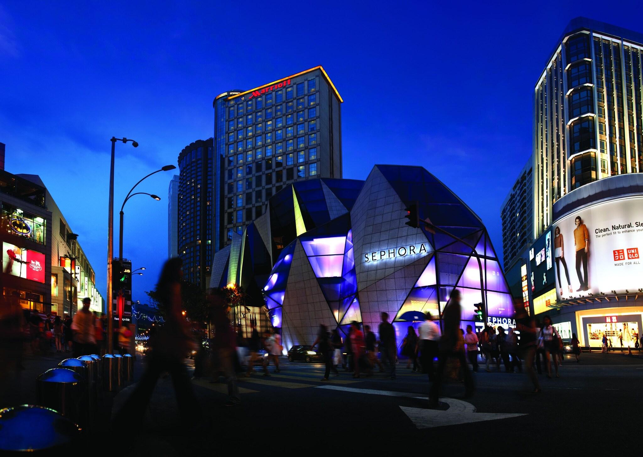 Double Deluxe King Bed