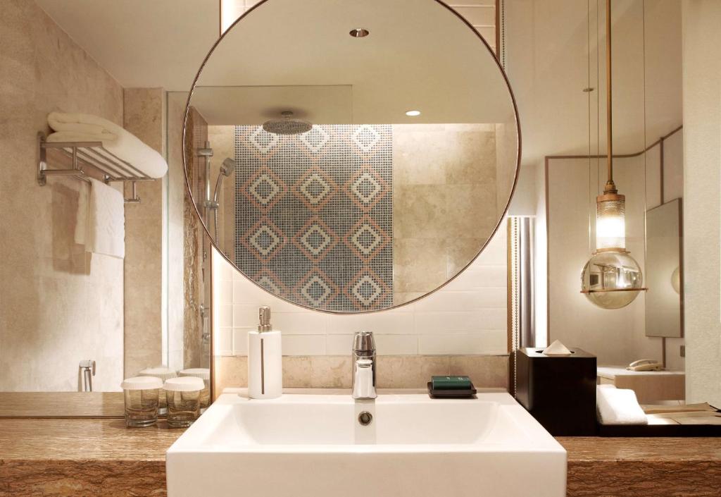 Twin Deluxe City View