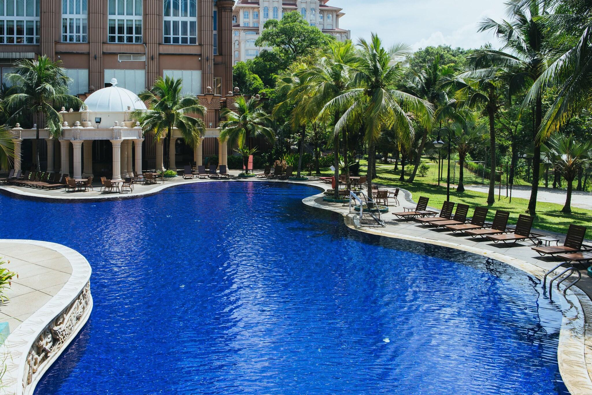 Double Deluxe Pool View