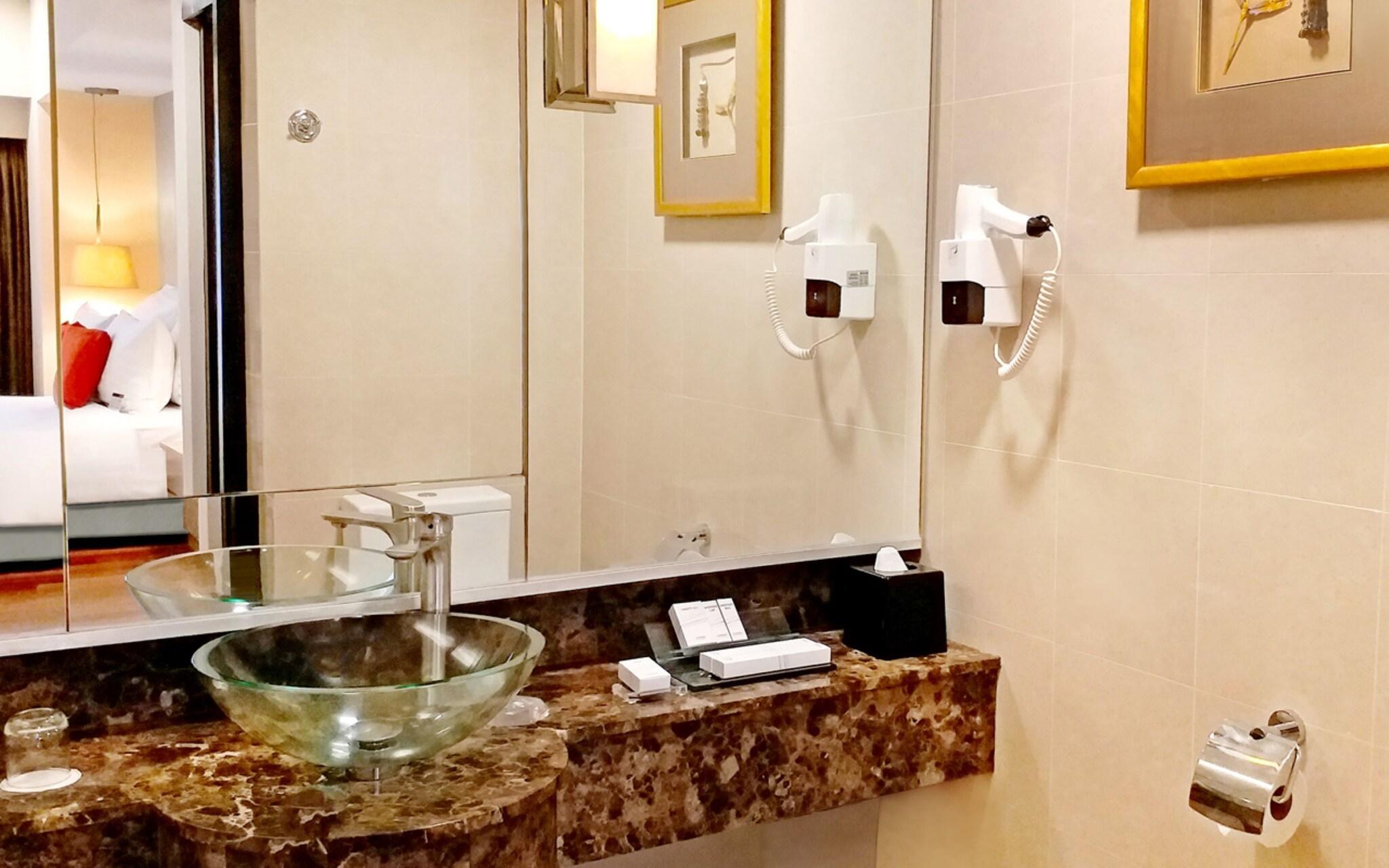 Studio King Size Bed