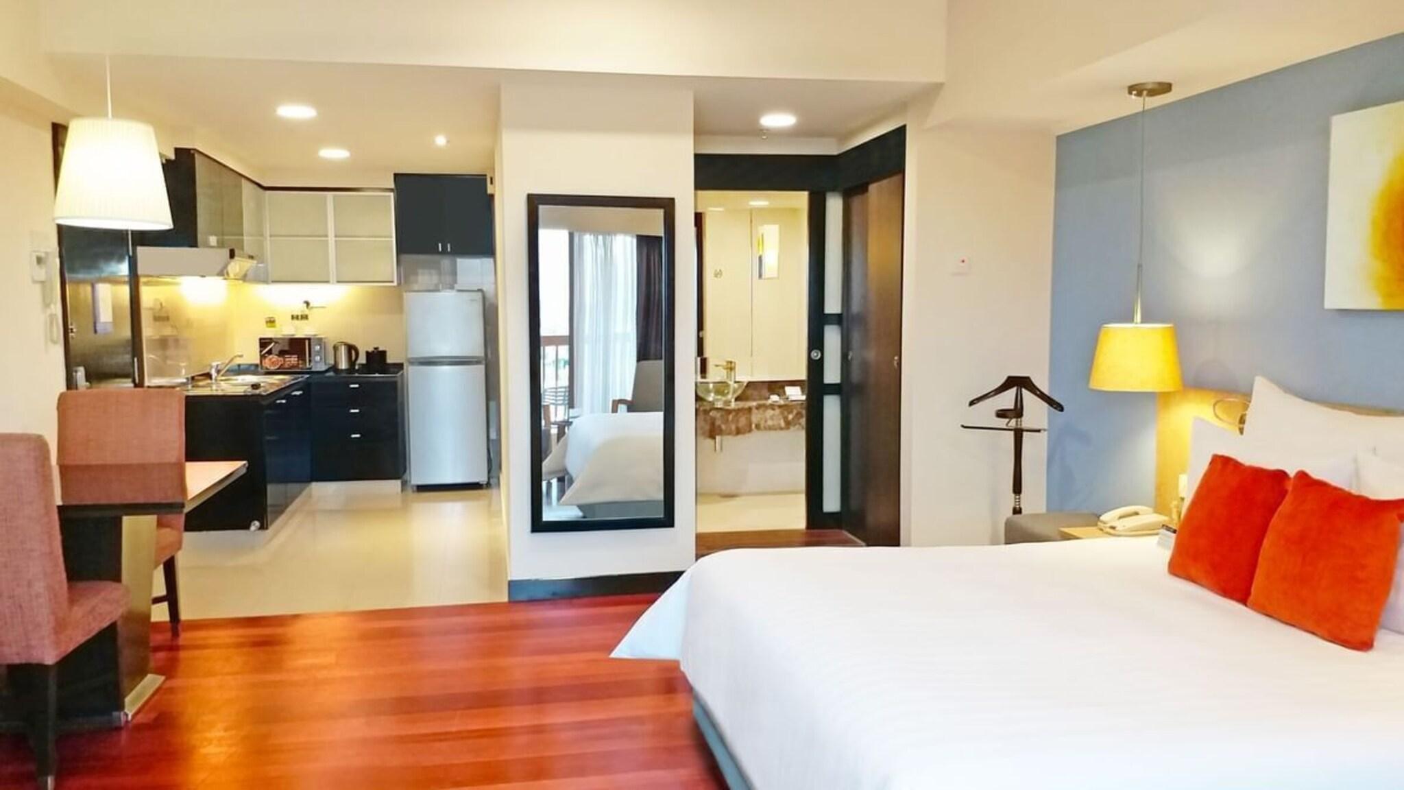 Studio King Size Bed