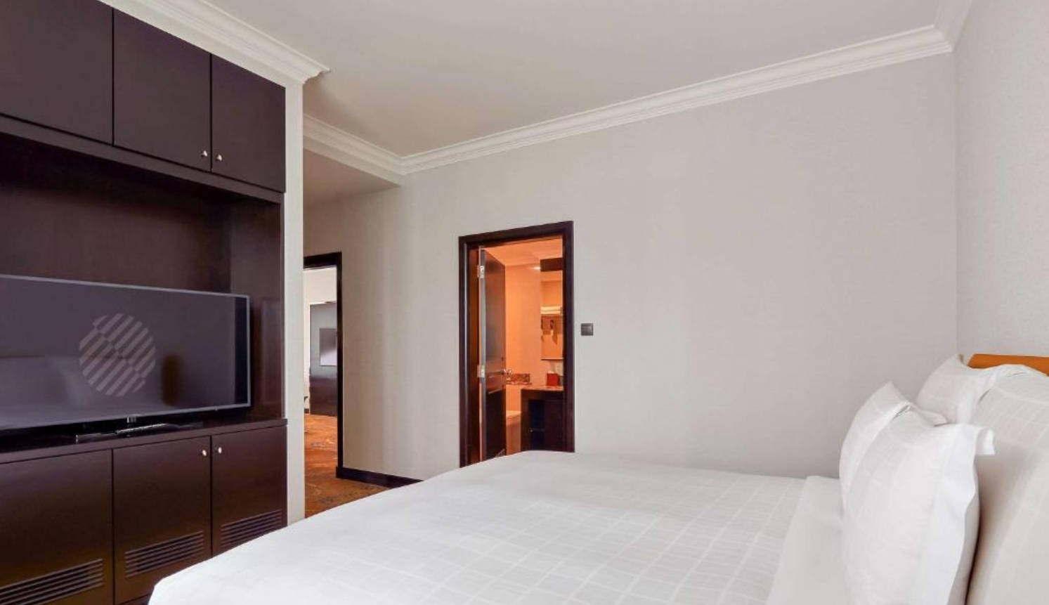 Junior Suite King Size Bed