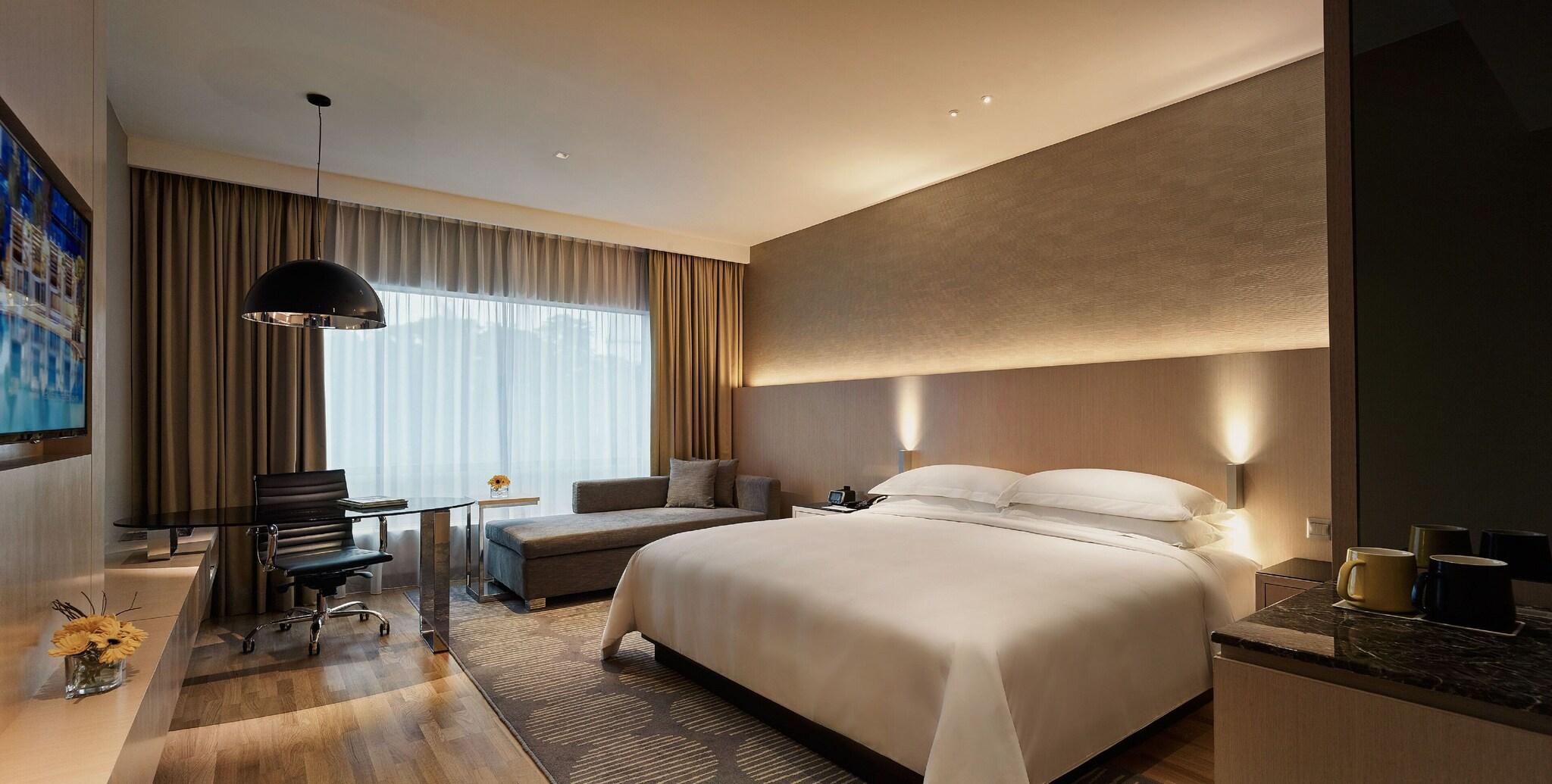 Double Deluxe King Bed