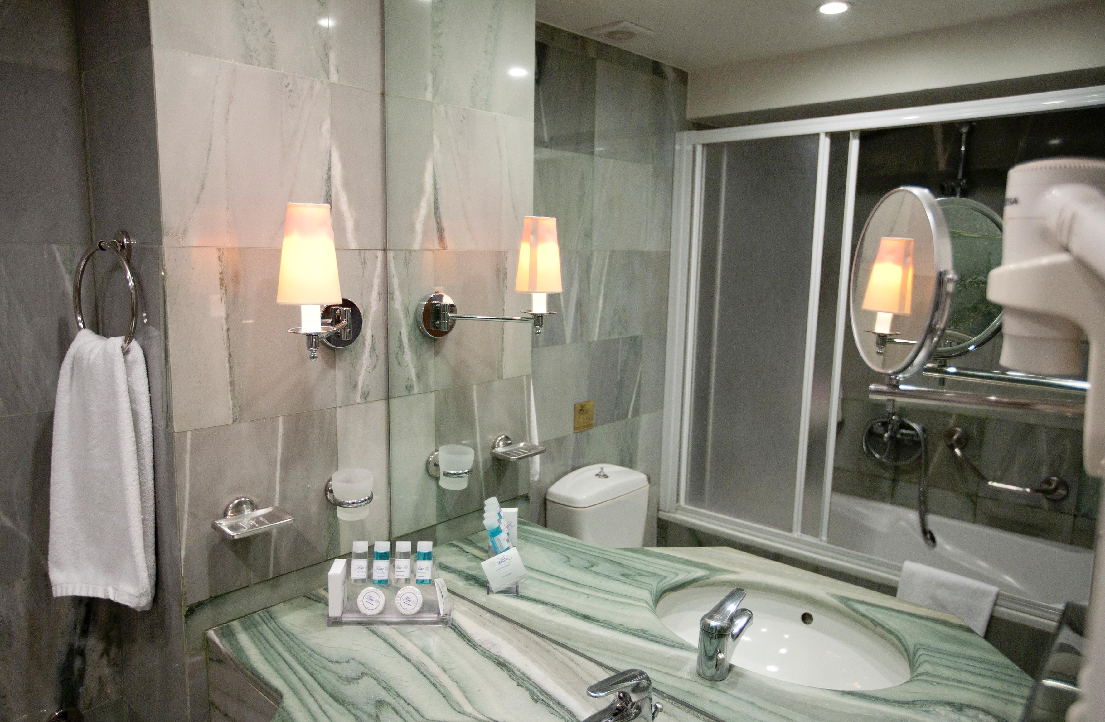 Double or Twin Standard