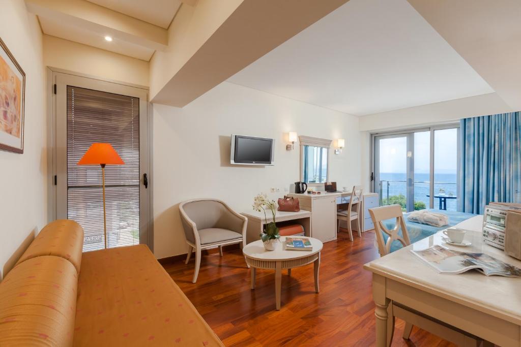 Double or Twin Sea View