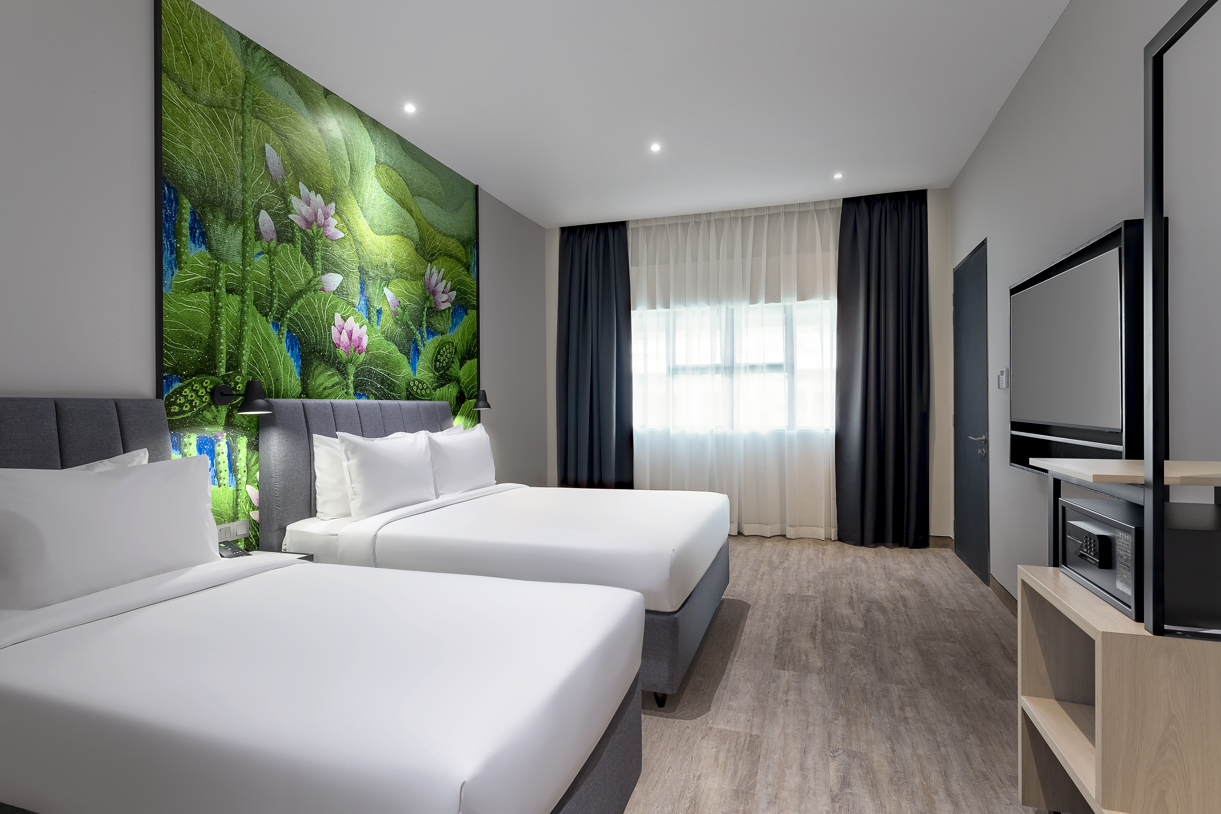 Family Room Queen Size Bed