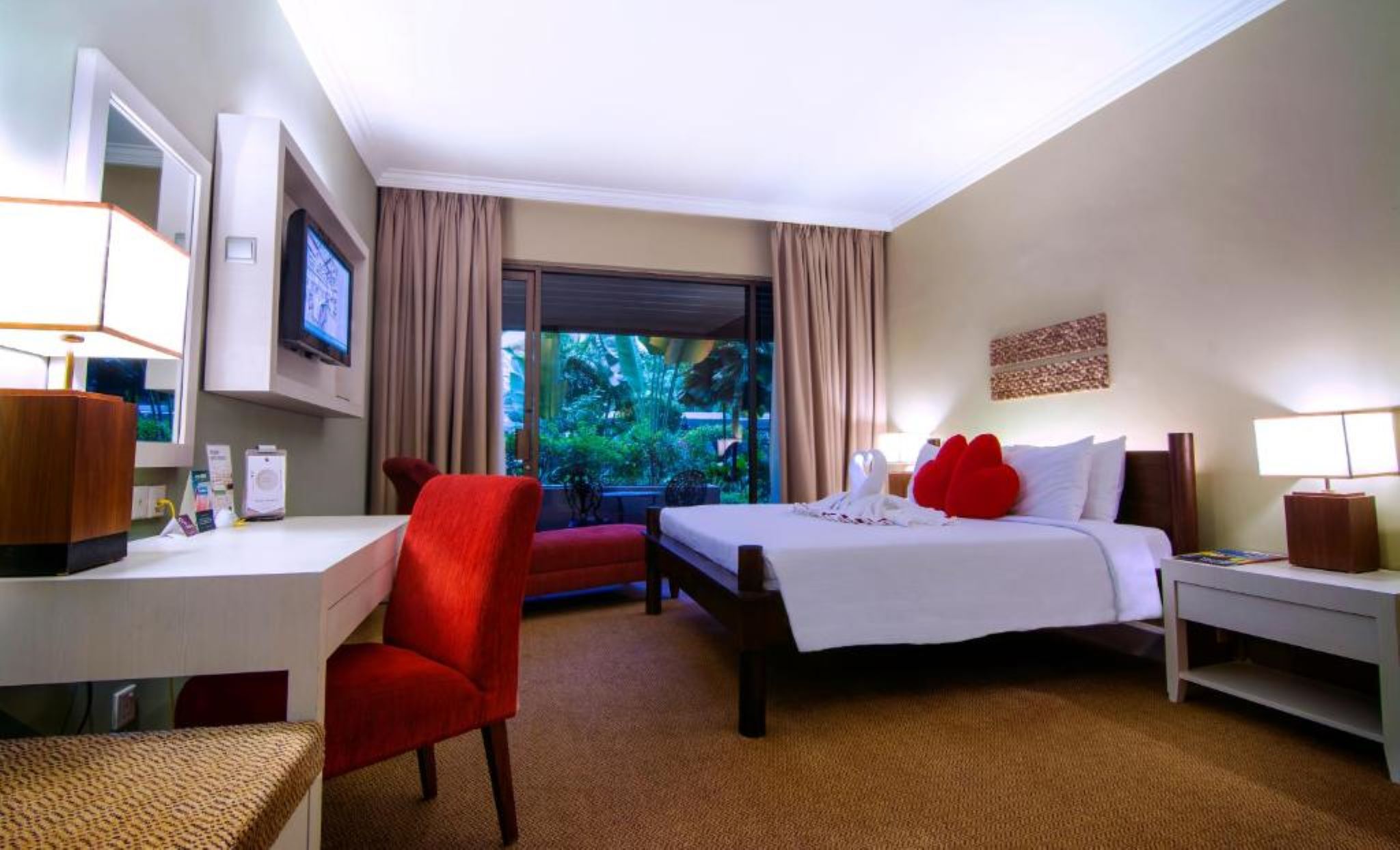 Double Deluxe King Bed