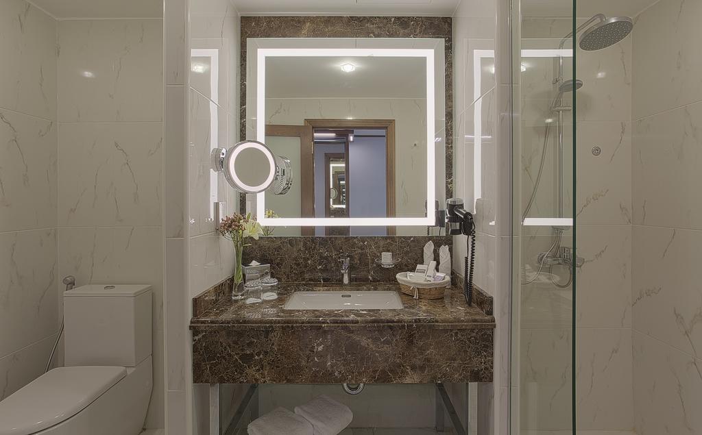 Double or Twin Deluxe