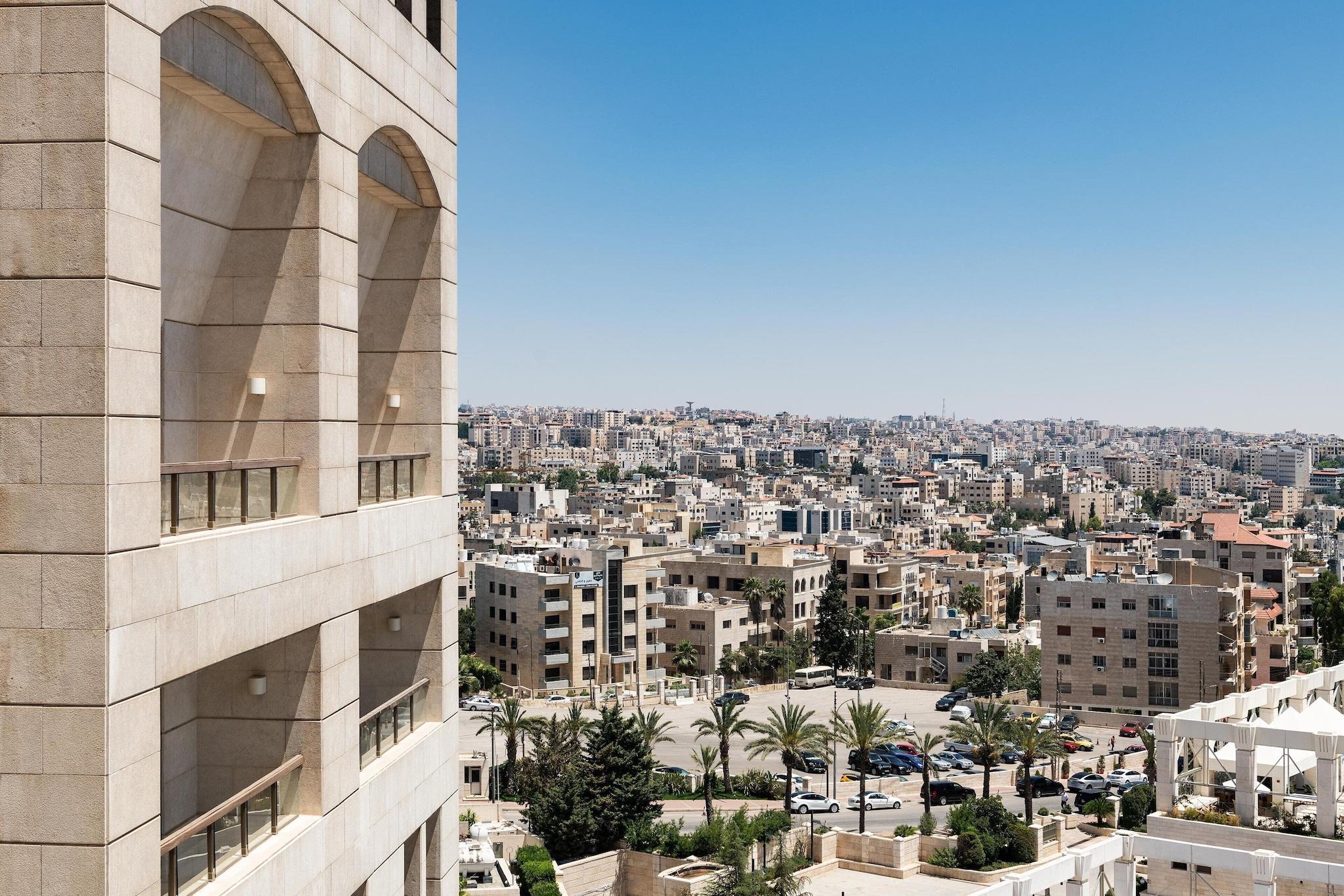 Suite City View King Bed