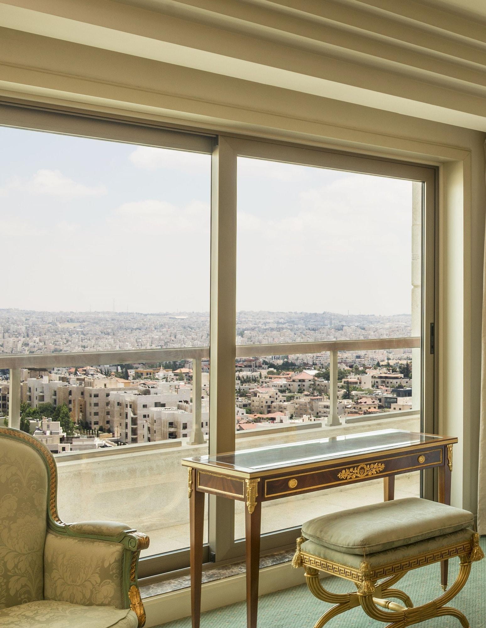 Suite City View King Bed