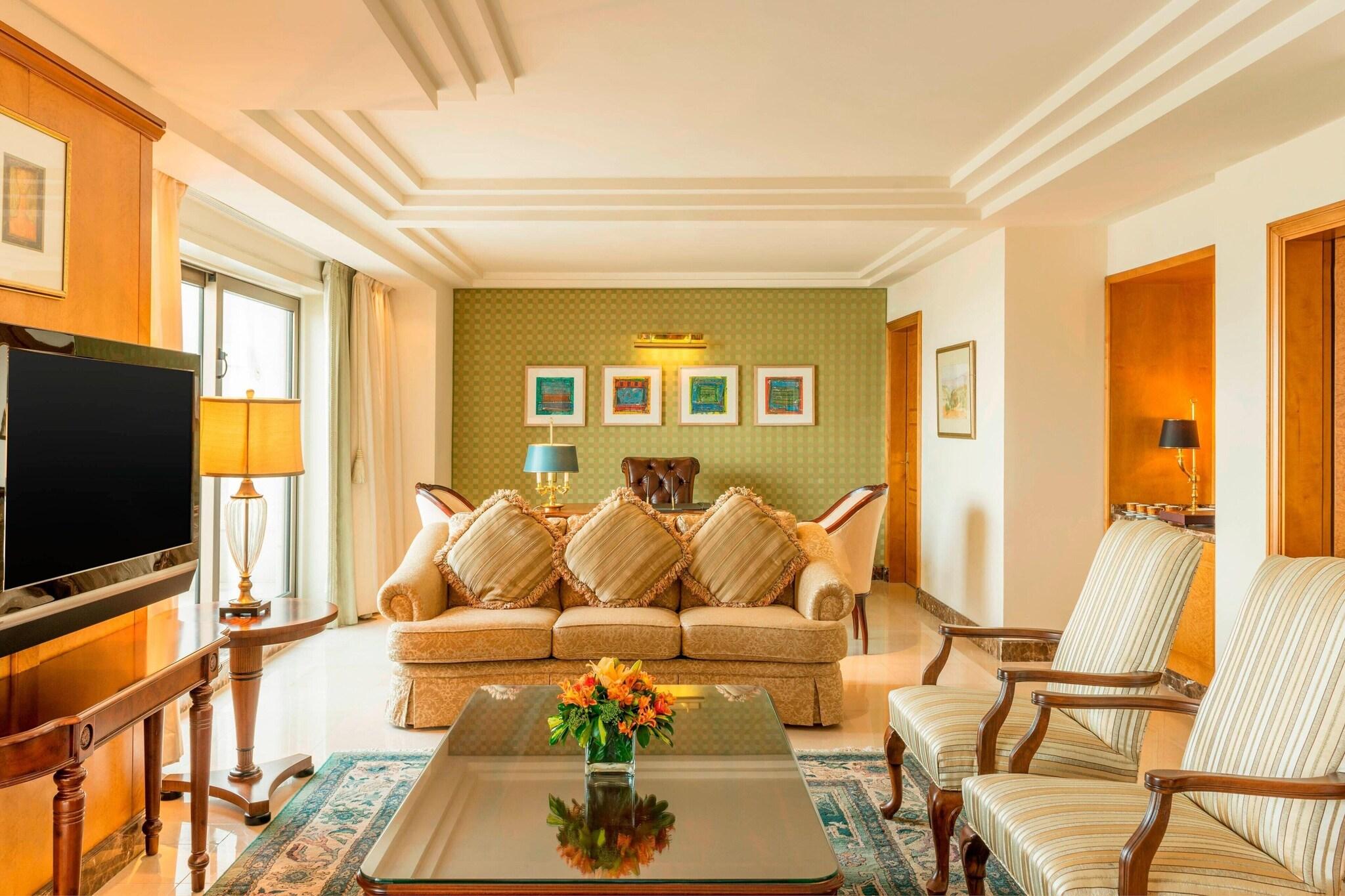 Suite Smoking with Views