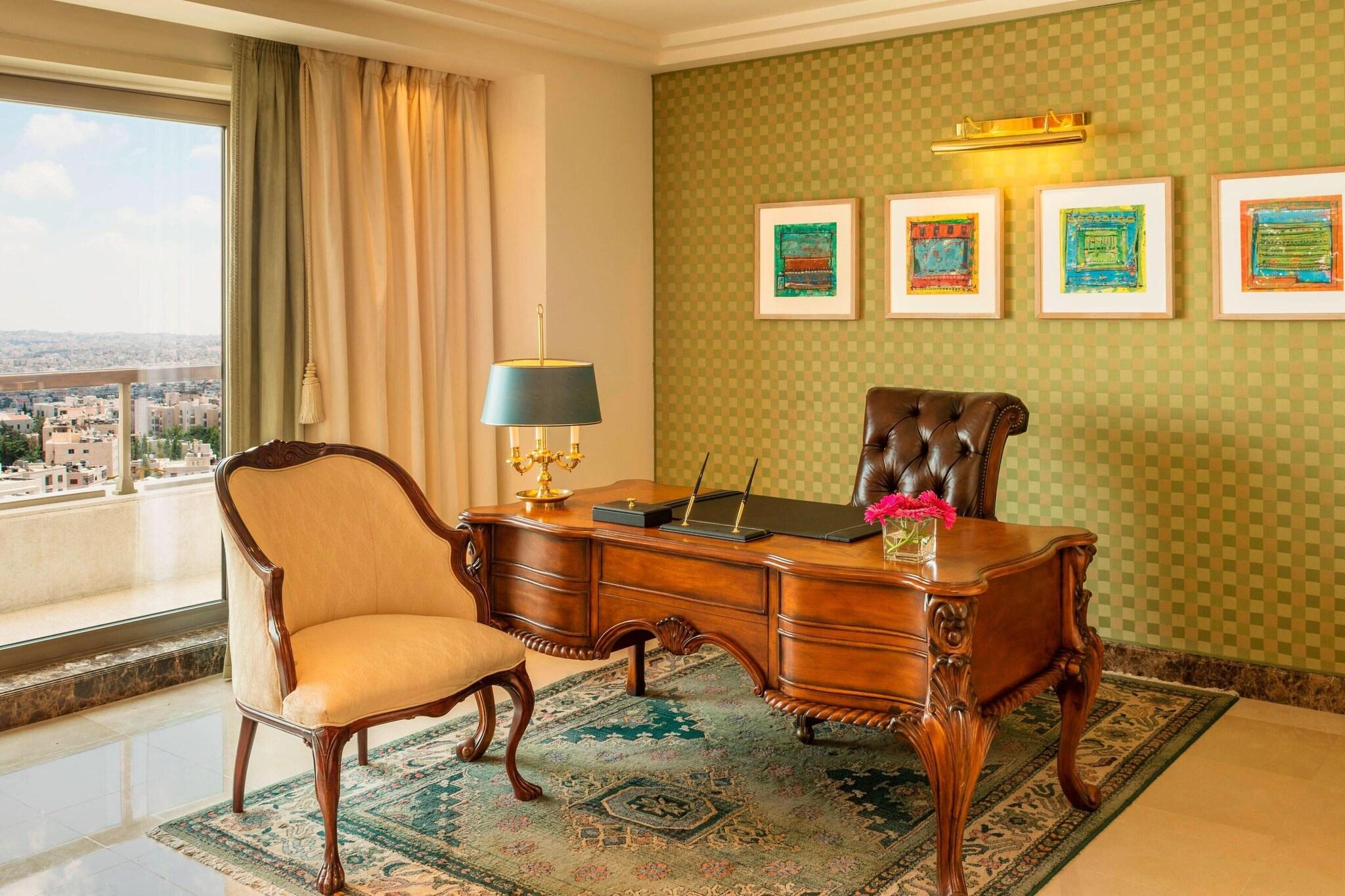 Suite Smoking with Views