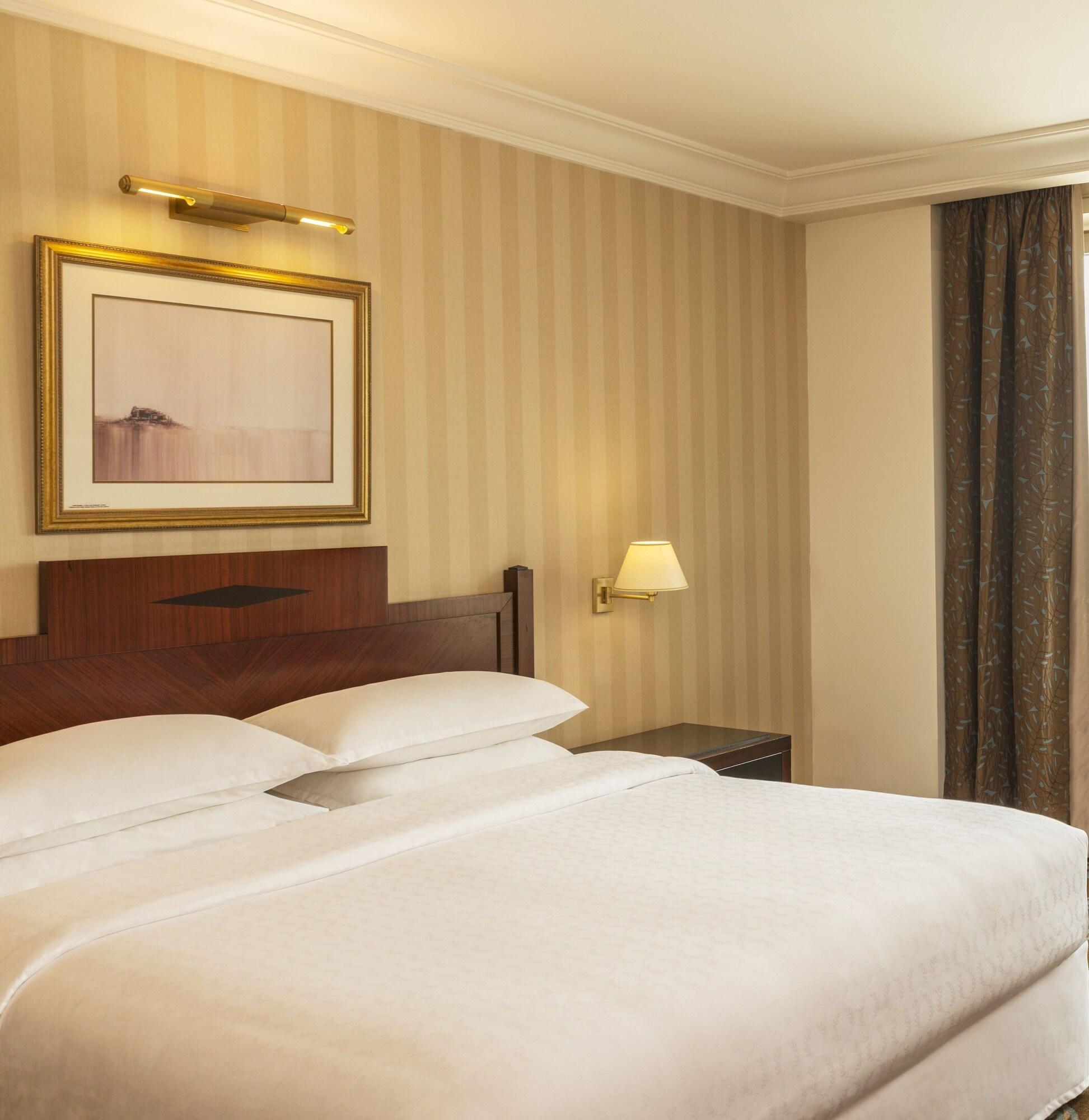 Double Club King Bed