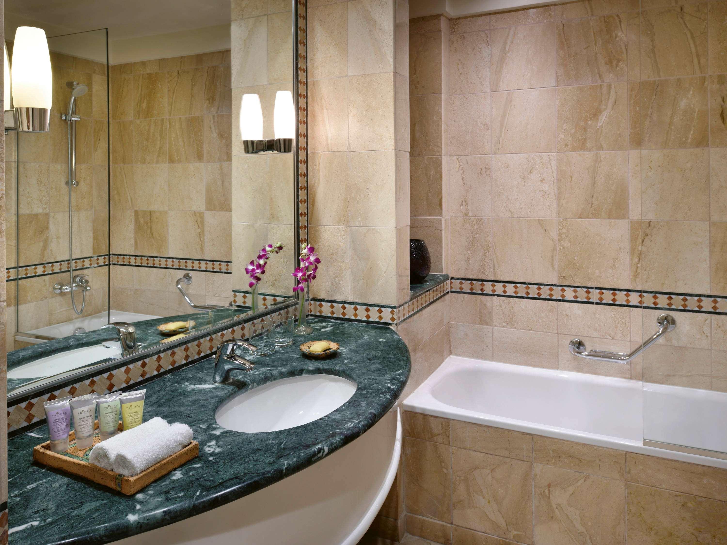 Double Sea View King Bed