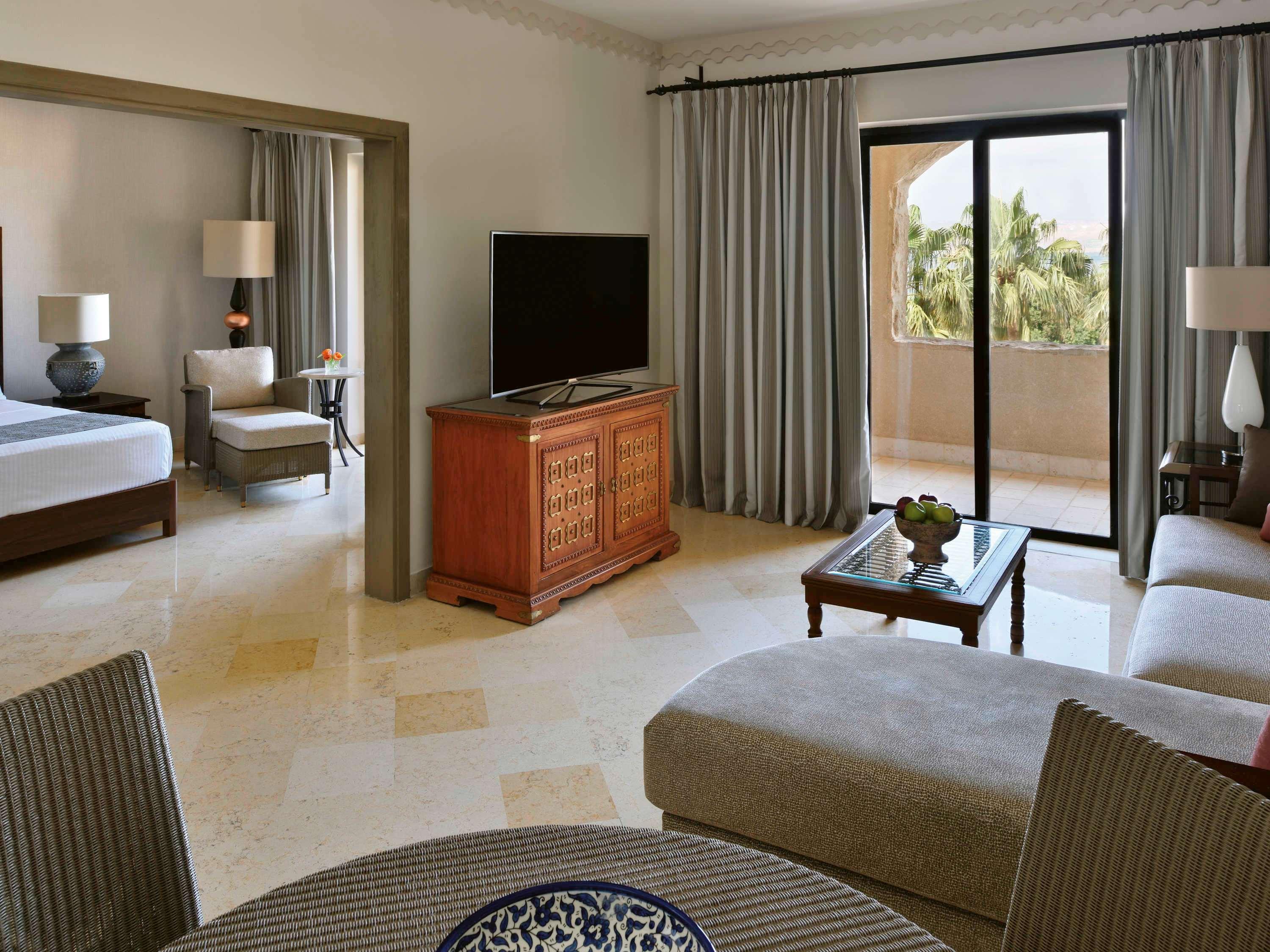 Suite Sea View King Bed