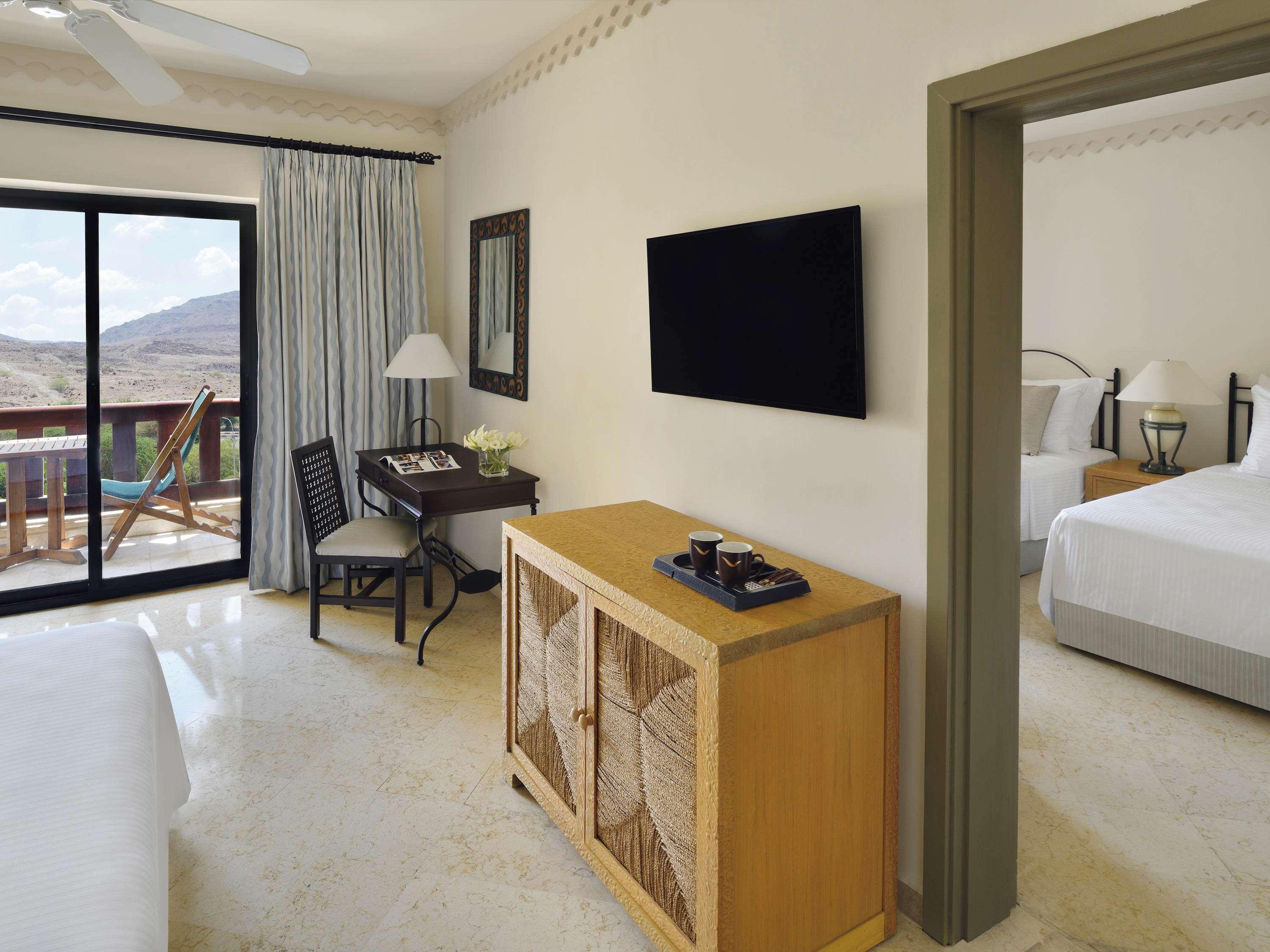 Room Connecting Room
