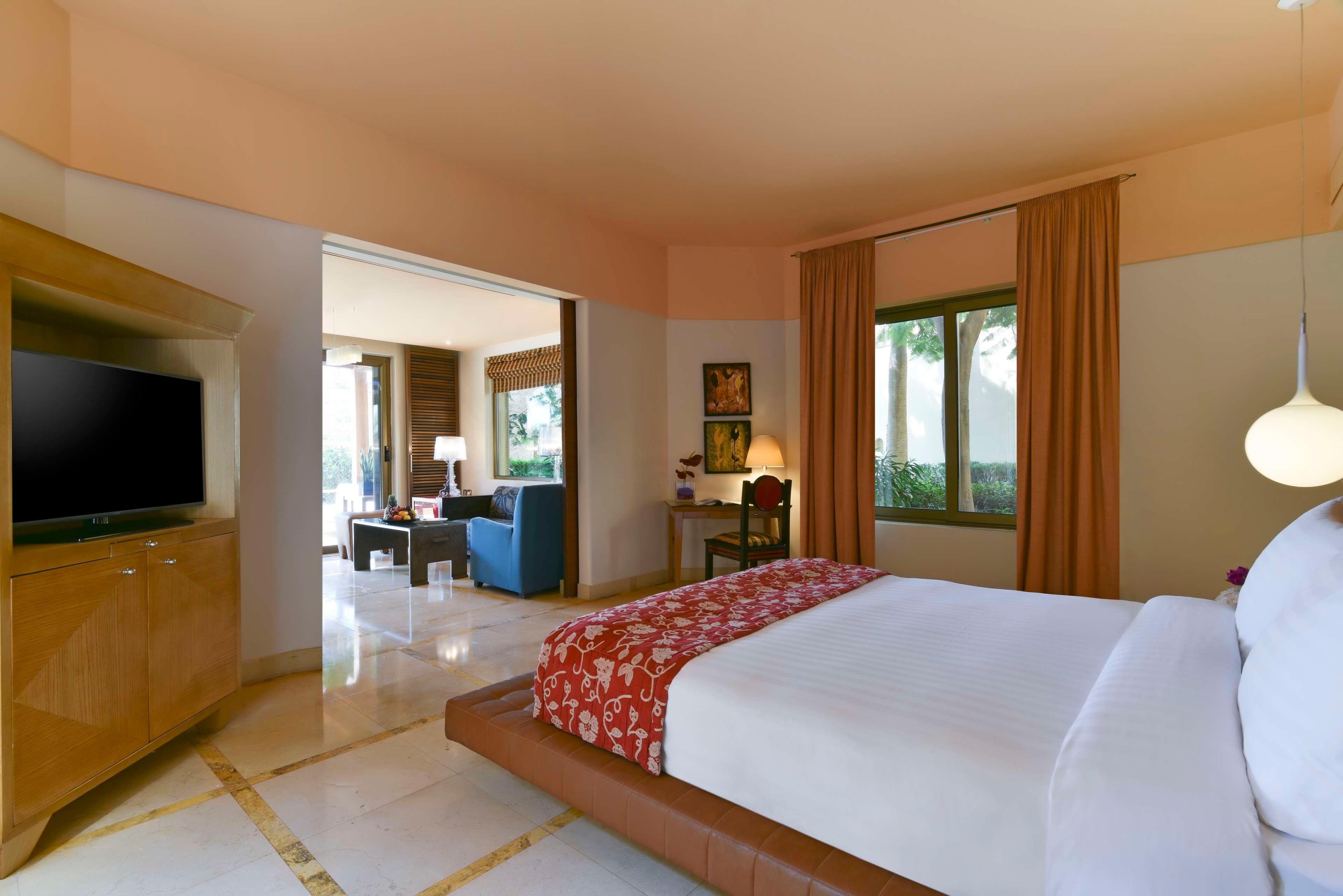 Suite Sea View King Bed