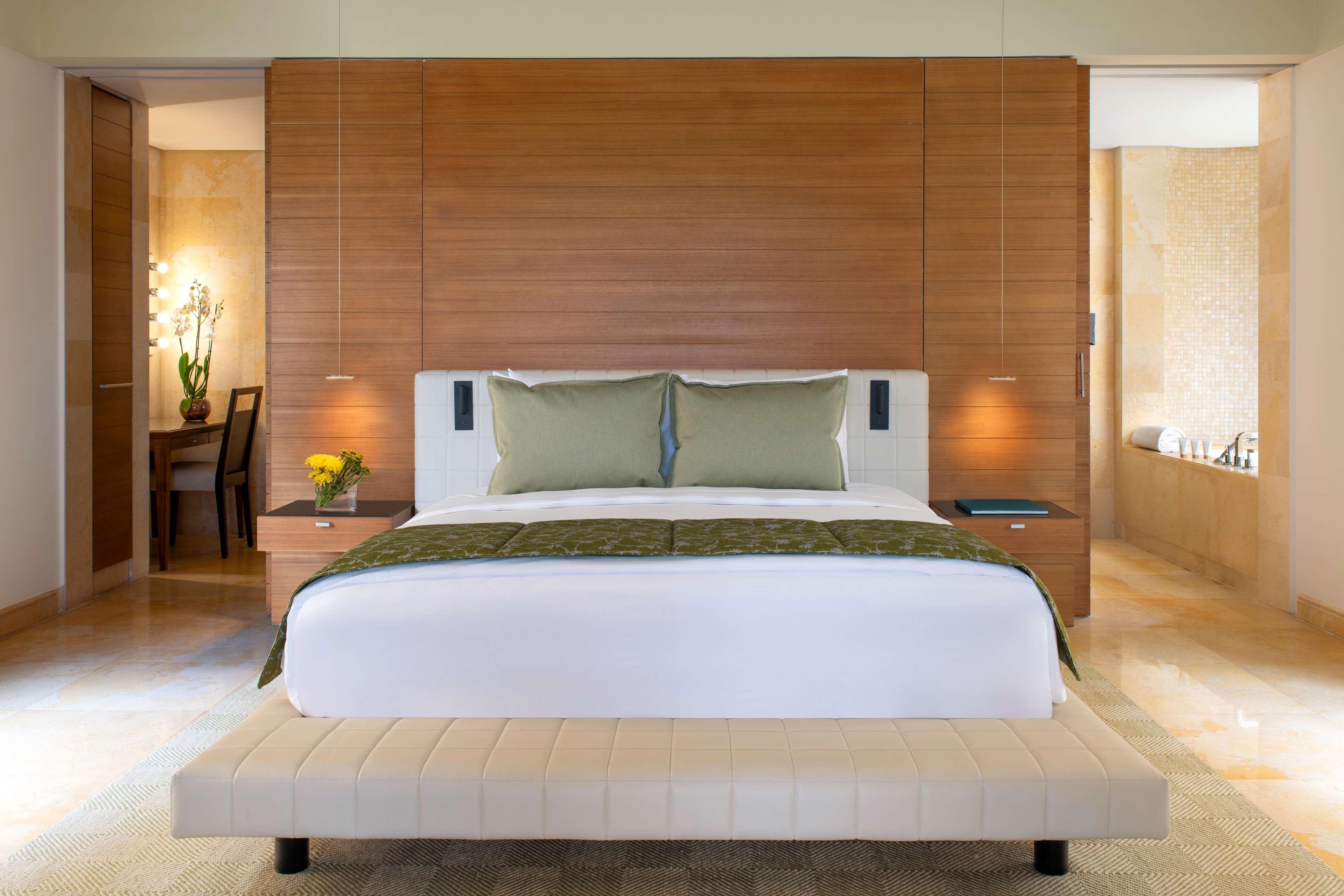 Suite Sea View King Bed