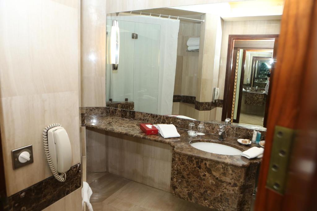 Double or Twin Standard