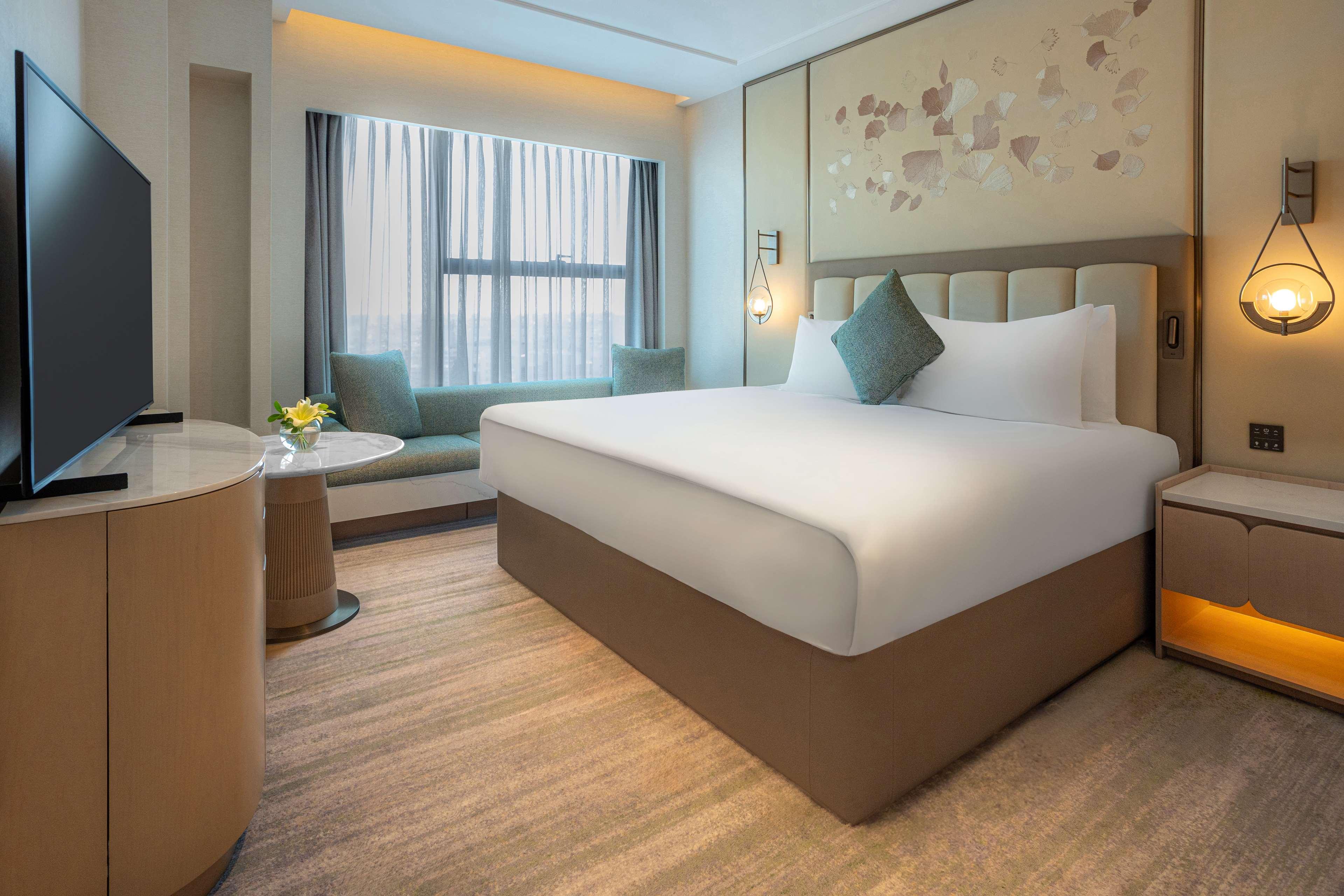 Suite King Bed One Bedroom 