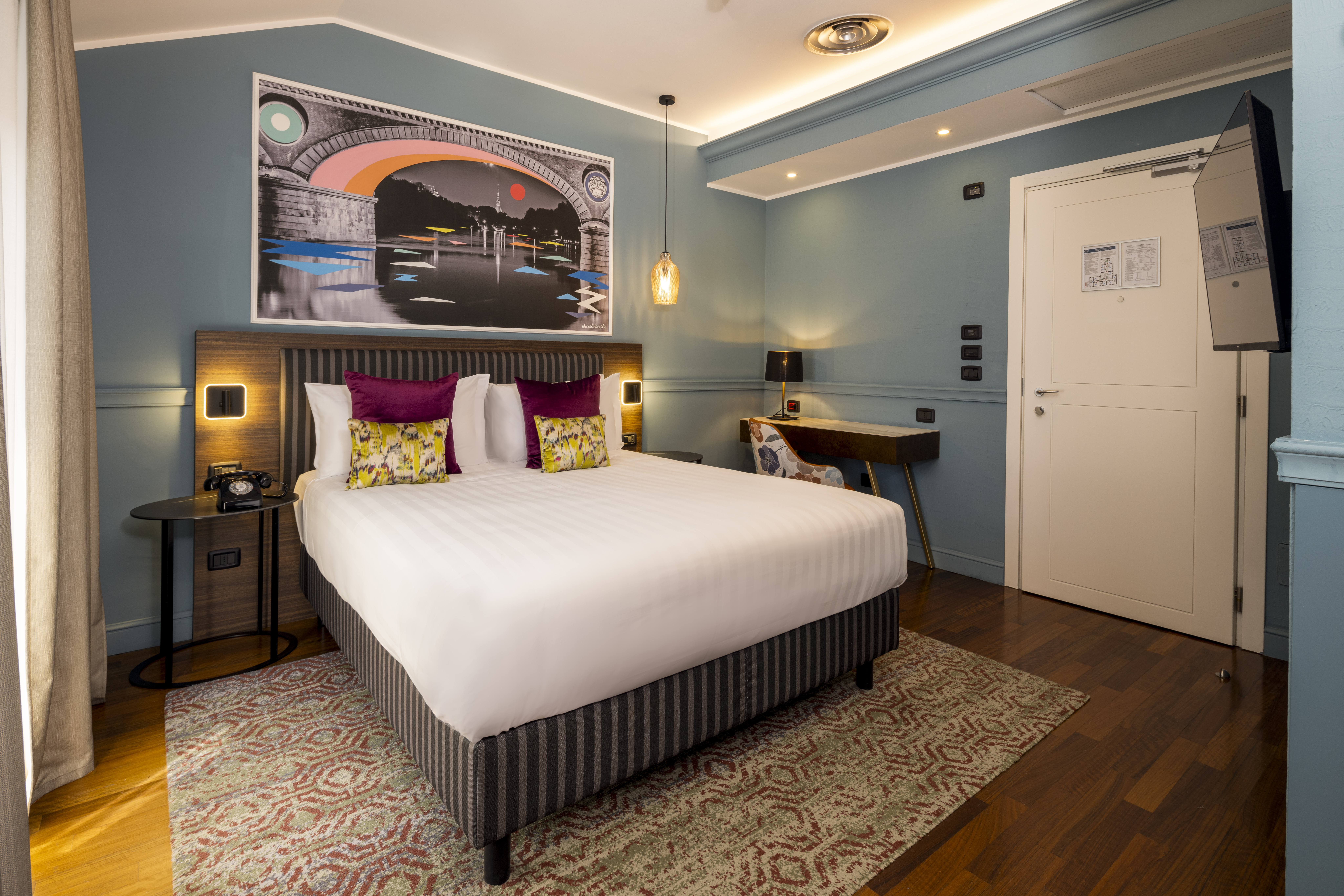 Double Queen Size Bed