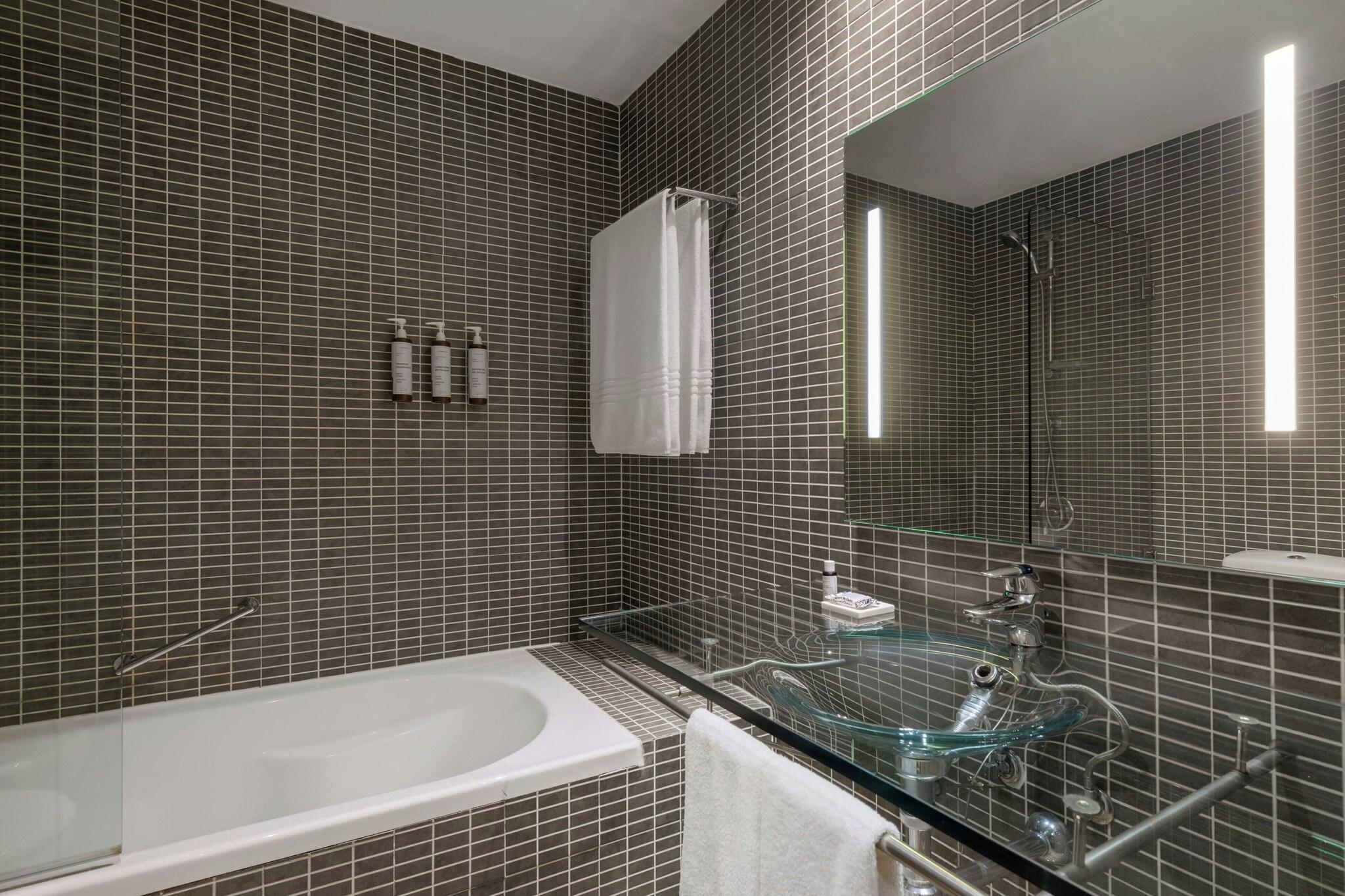 Double King Size Bed