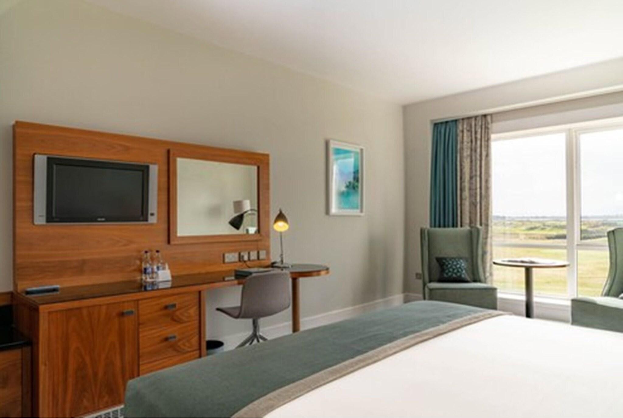 Double Deluxe Golf View